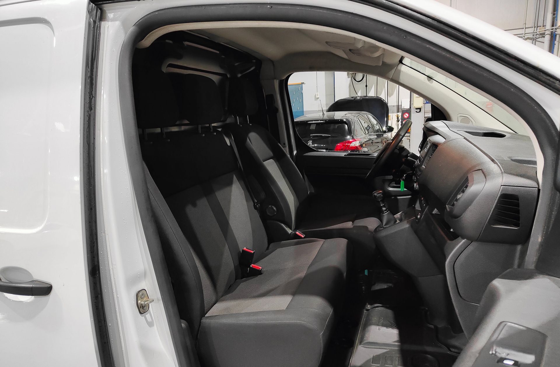 Citroën Jumpy Furgon BlueHDi 120 Talla M 3 plazas - foto 13