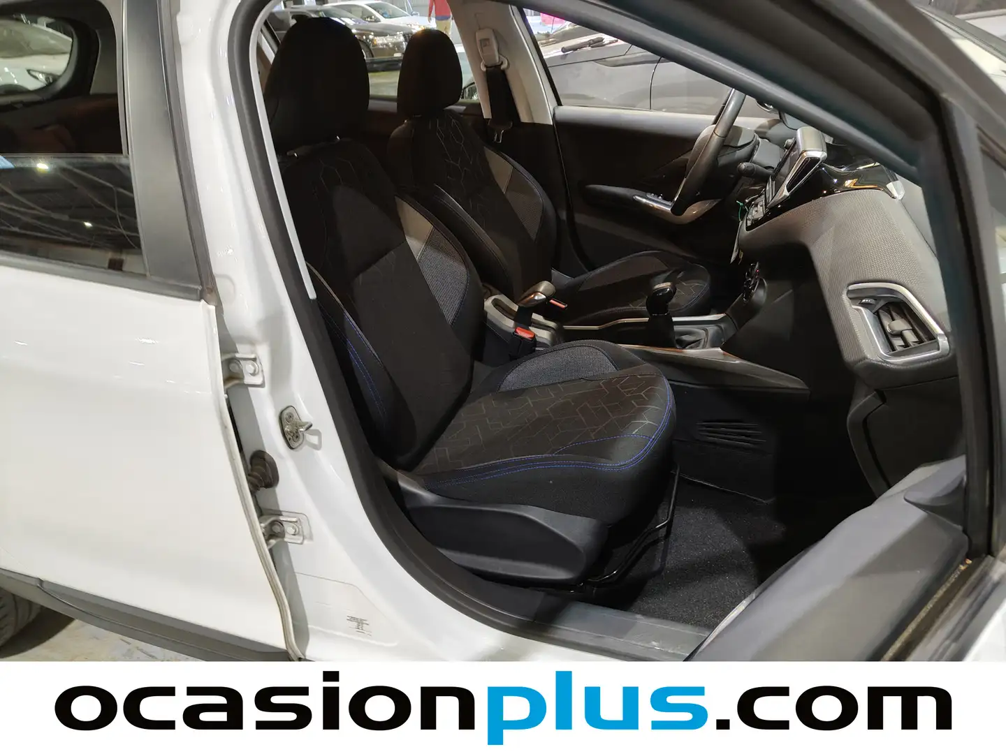 Foto Peugeot 2008 Peugeot 2008 BlueHDi 100 S&S Style (100 CV)