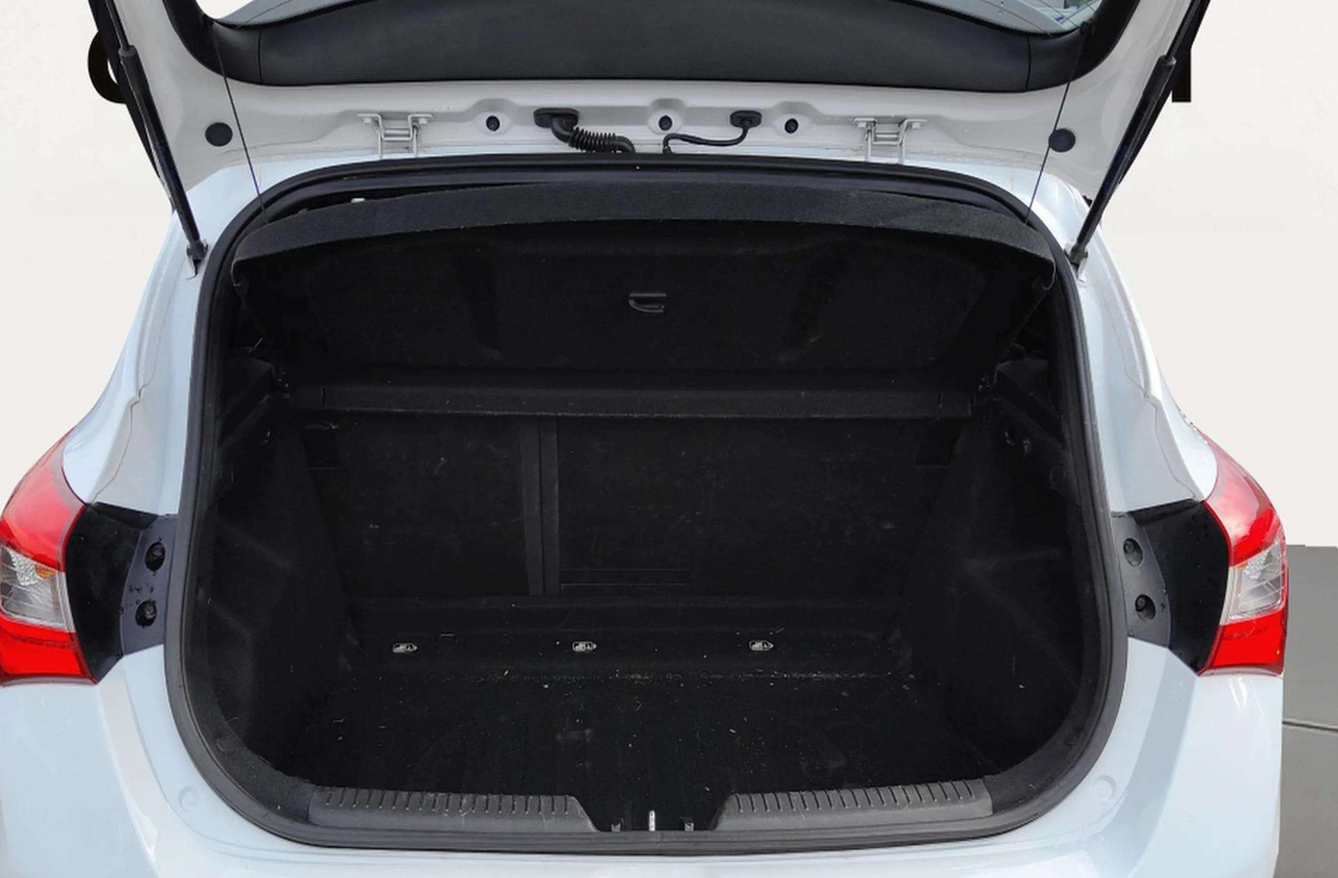 Hyundai i30 1.4 MPI BlueDrive Go! - foto 15