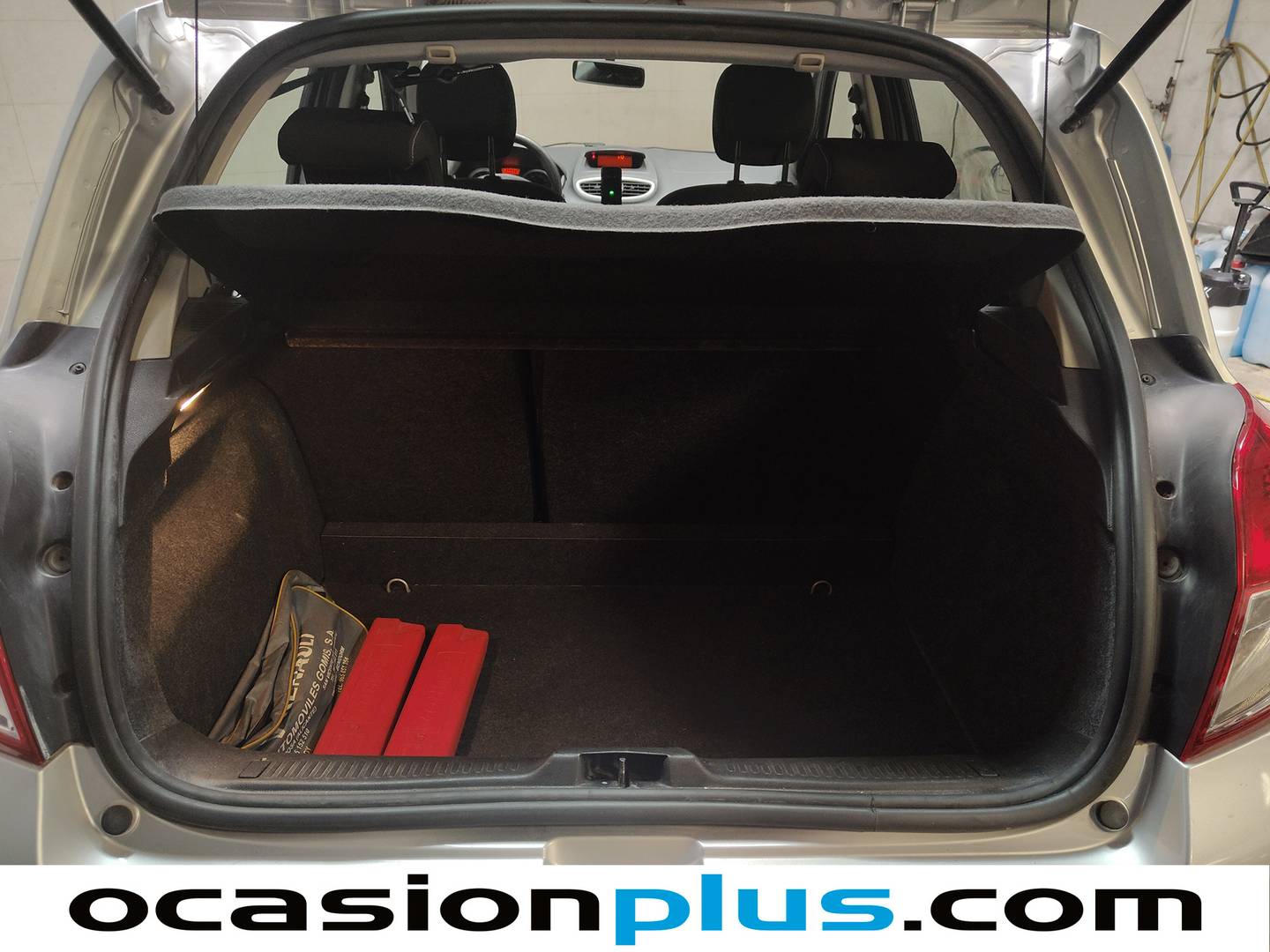 Fotos maletero Renault Clio Renault Clio Yahoo! 1.2 16v (75 CV)