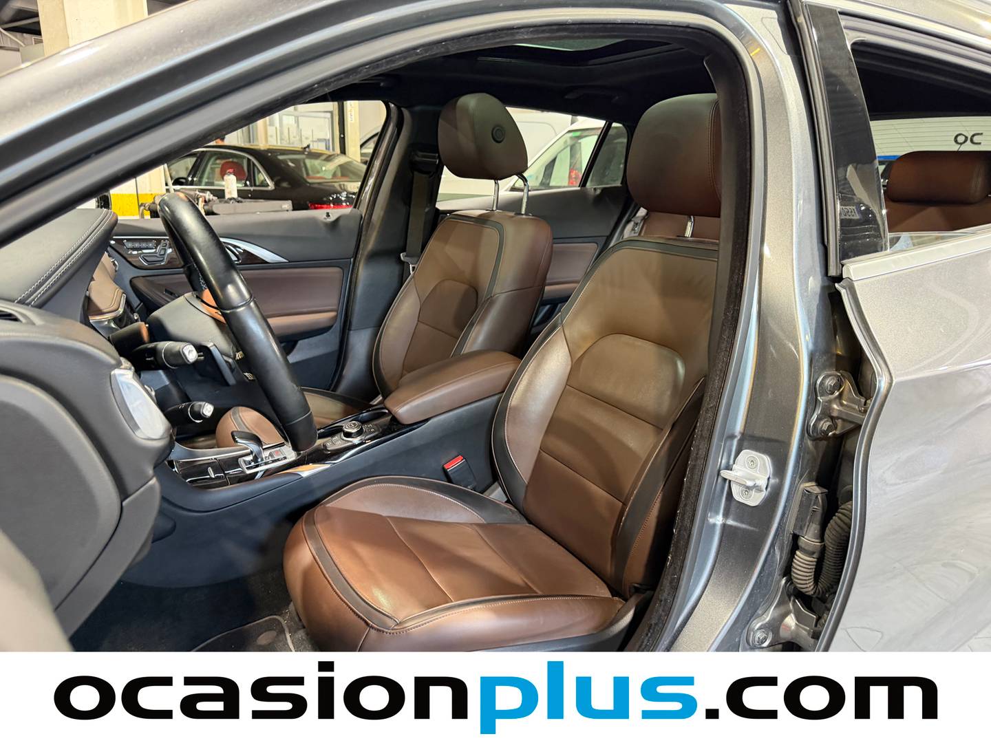 Foto asientos delanteros Infiniti QX30 Infiniti QX30 2.2D Premium Tech AWD 7DCT (170 CV)