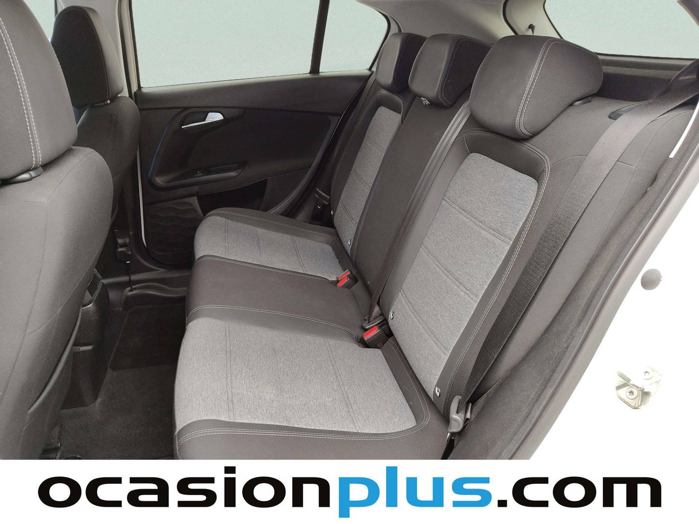 Foto asientos traseros Fiat Tipo Fiat Tipo 1.5 Hybrid Cross DCT (130 CV)