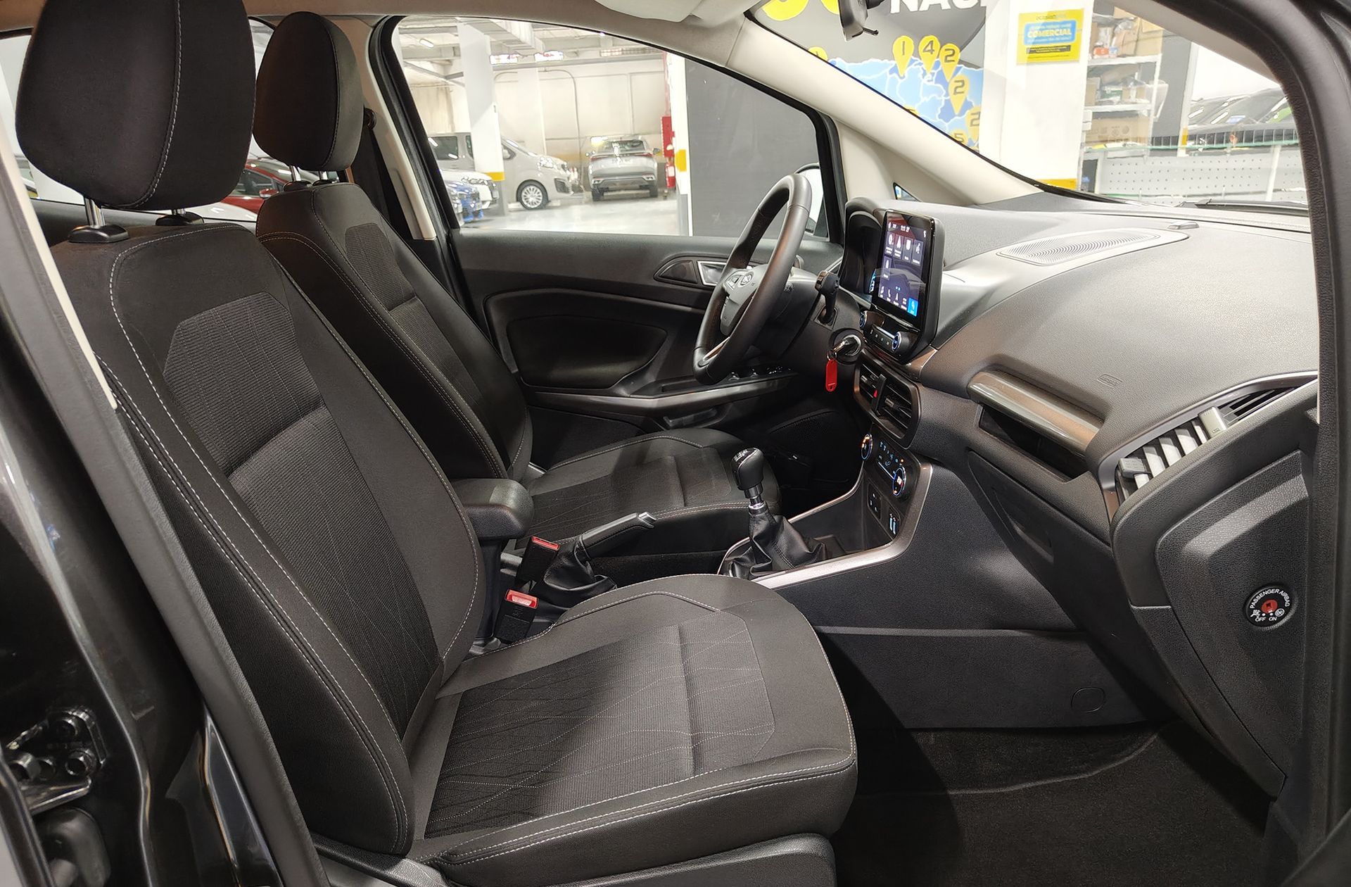 Ford EcoSport 1.0T EcoBoost Titanium - foto 17
