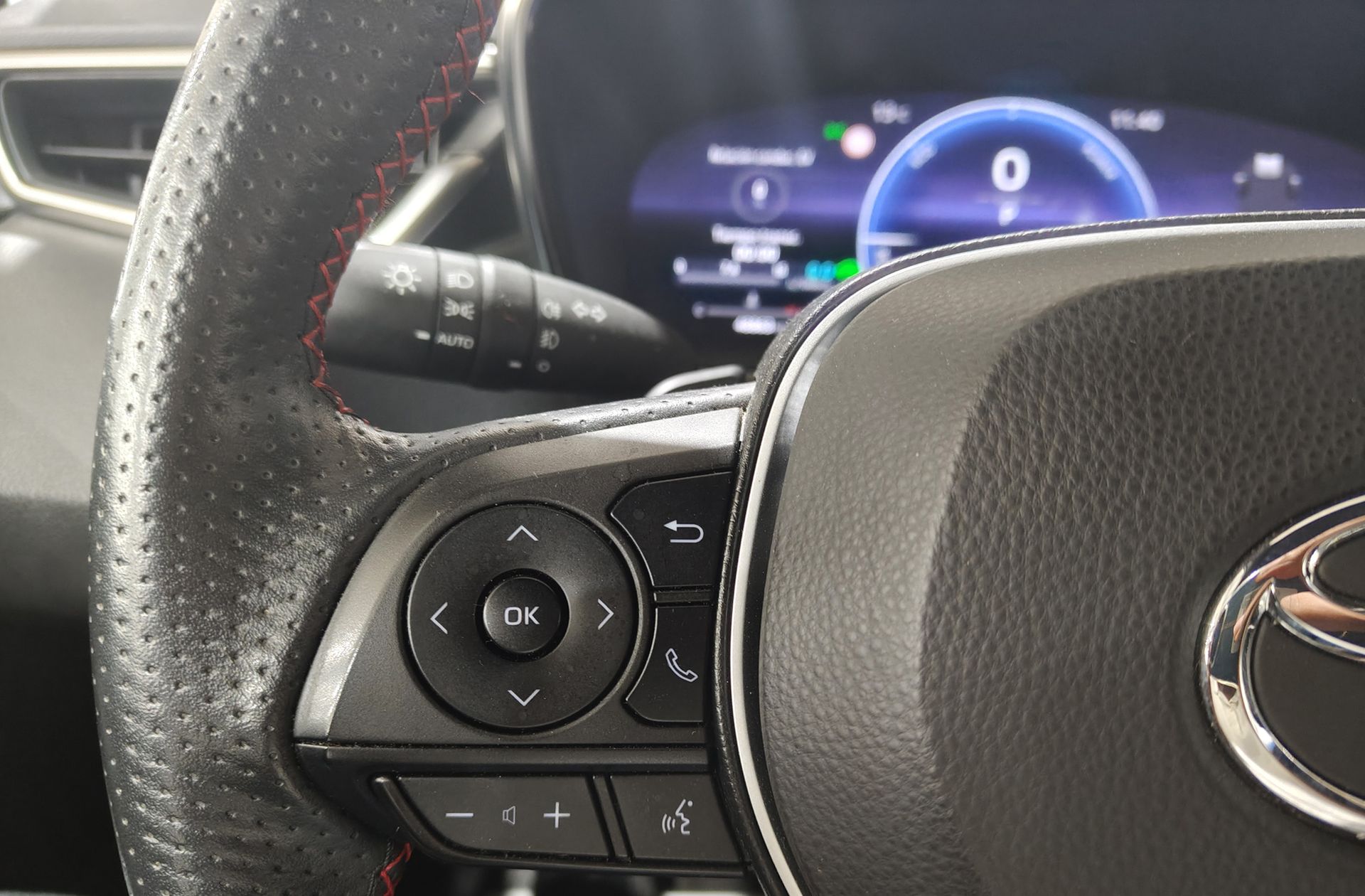 Toyota Corolla 200H Touring Sports GR-Sport - foto 29