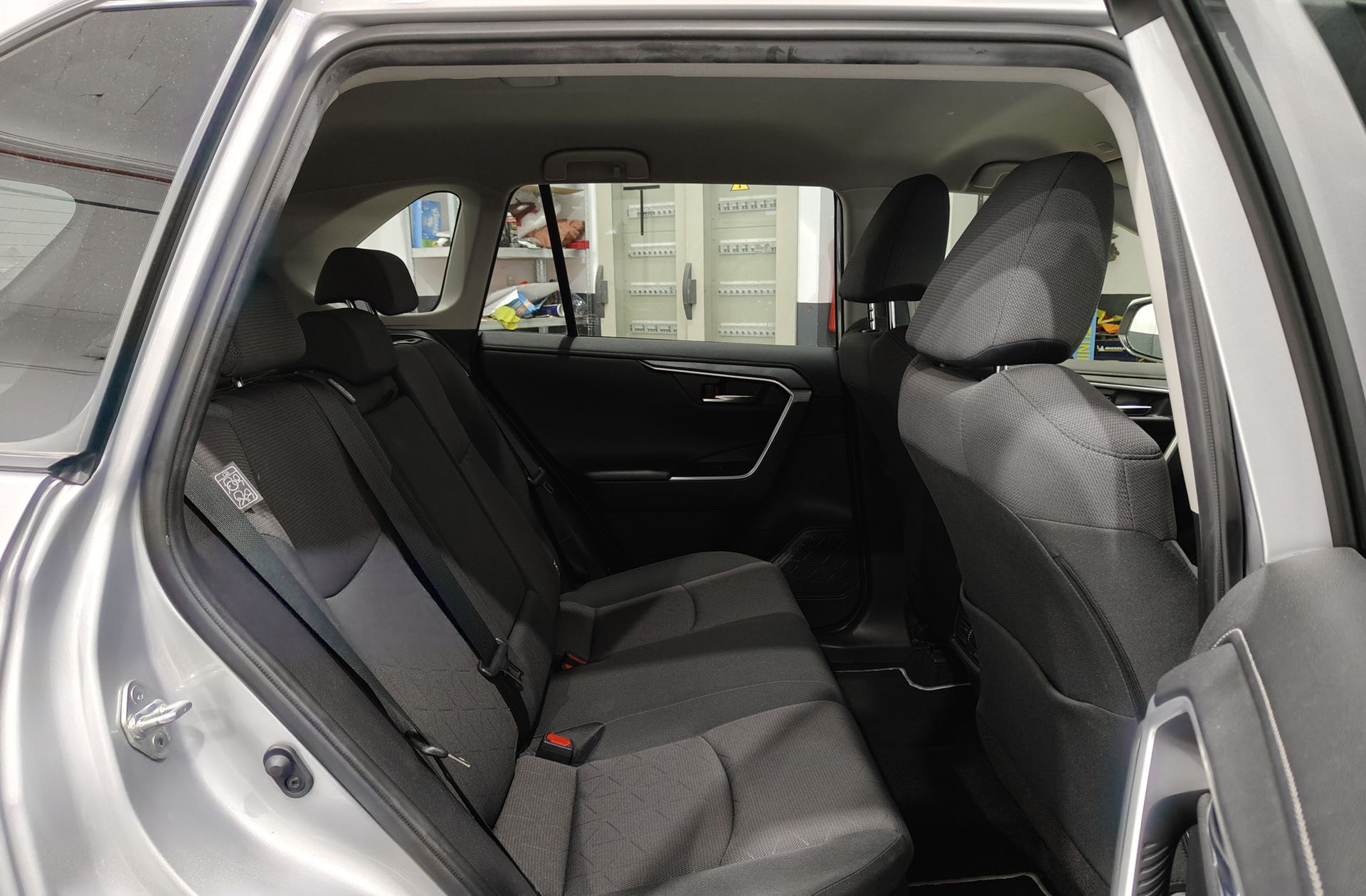 Toyota RAV4 2.5l hybrid Advance - foto 17