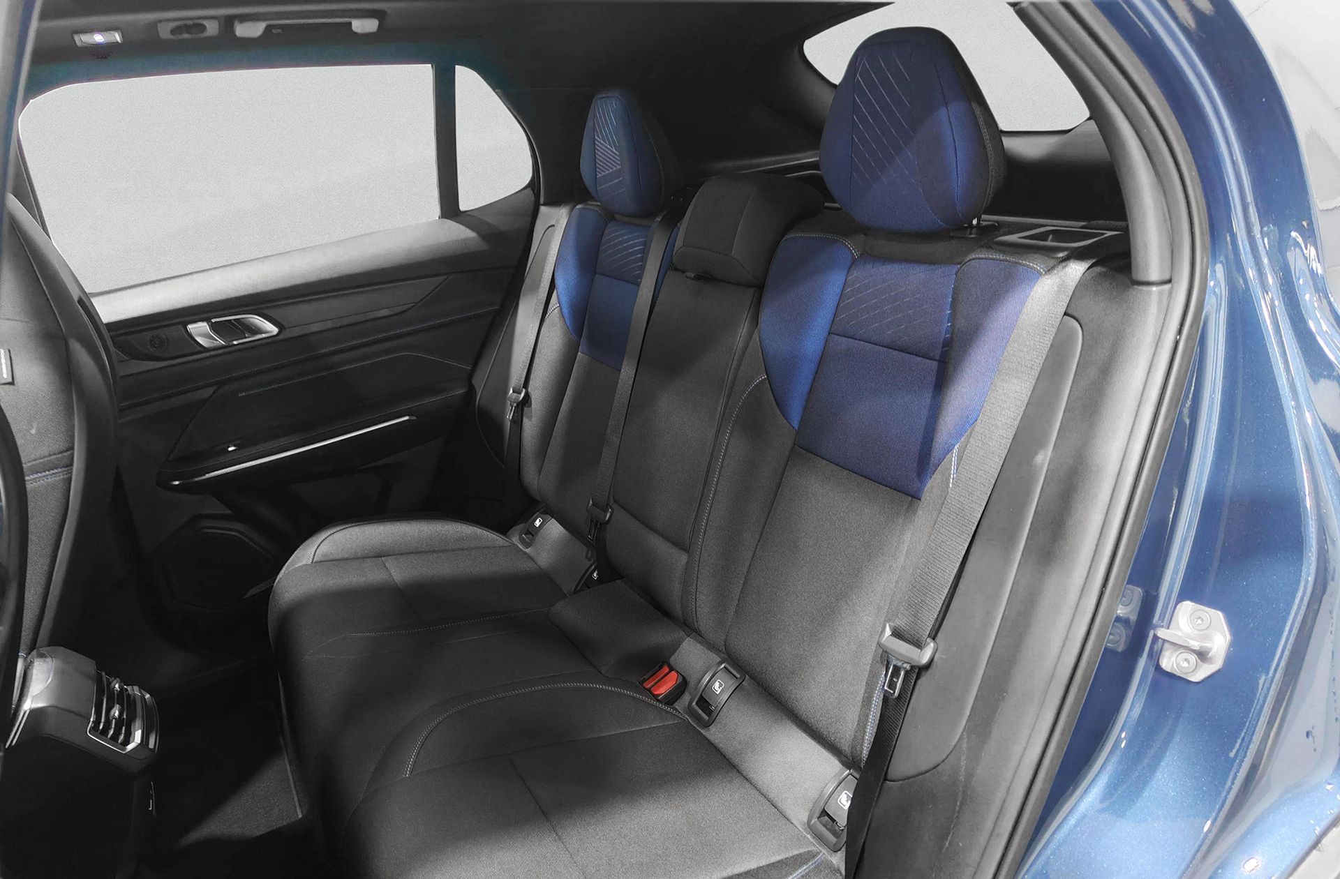 Lynk & Co 01 1.5 PHEV - foto 16