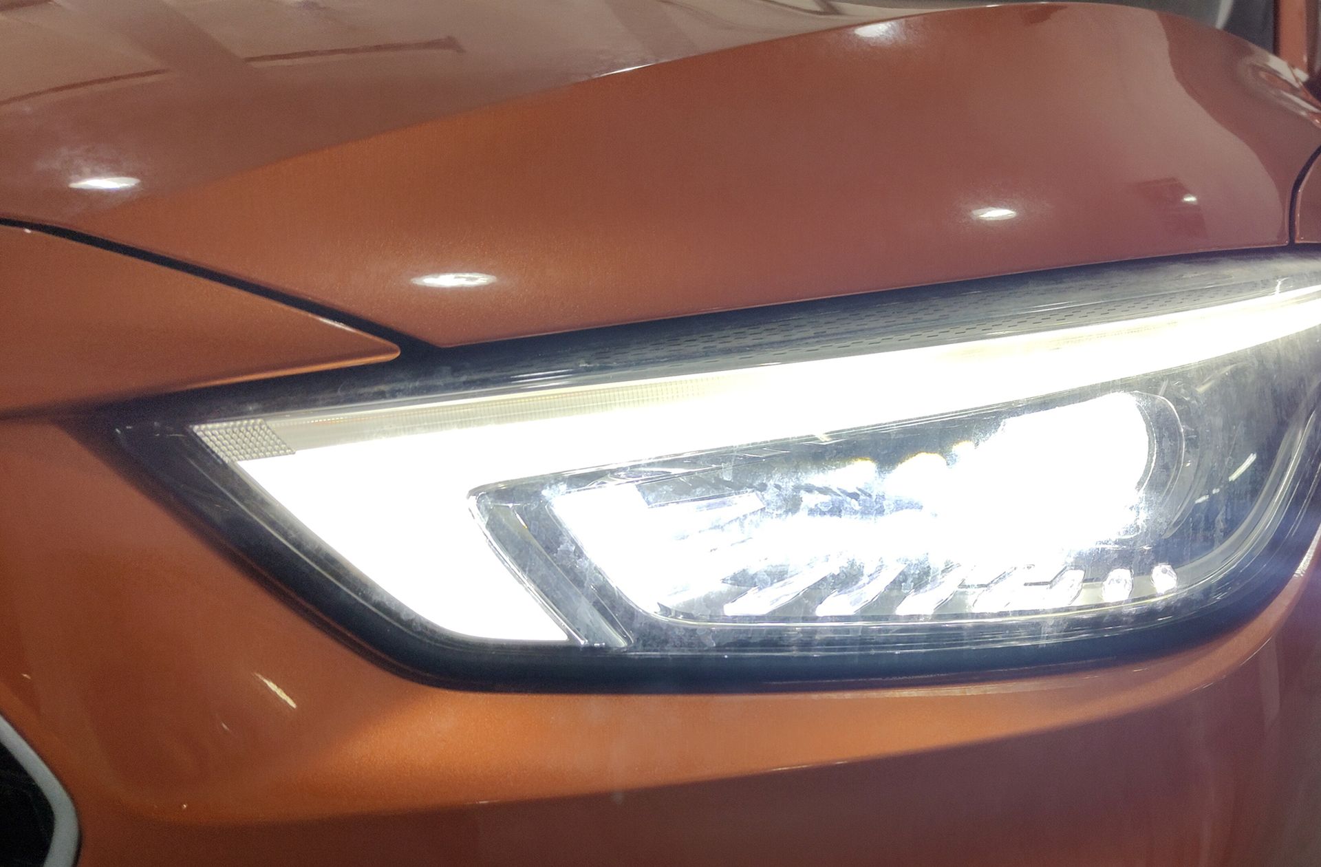 MG ZS 1.0T Luxury - foto 15
