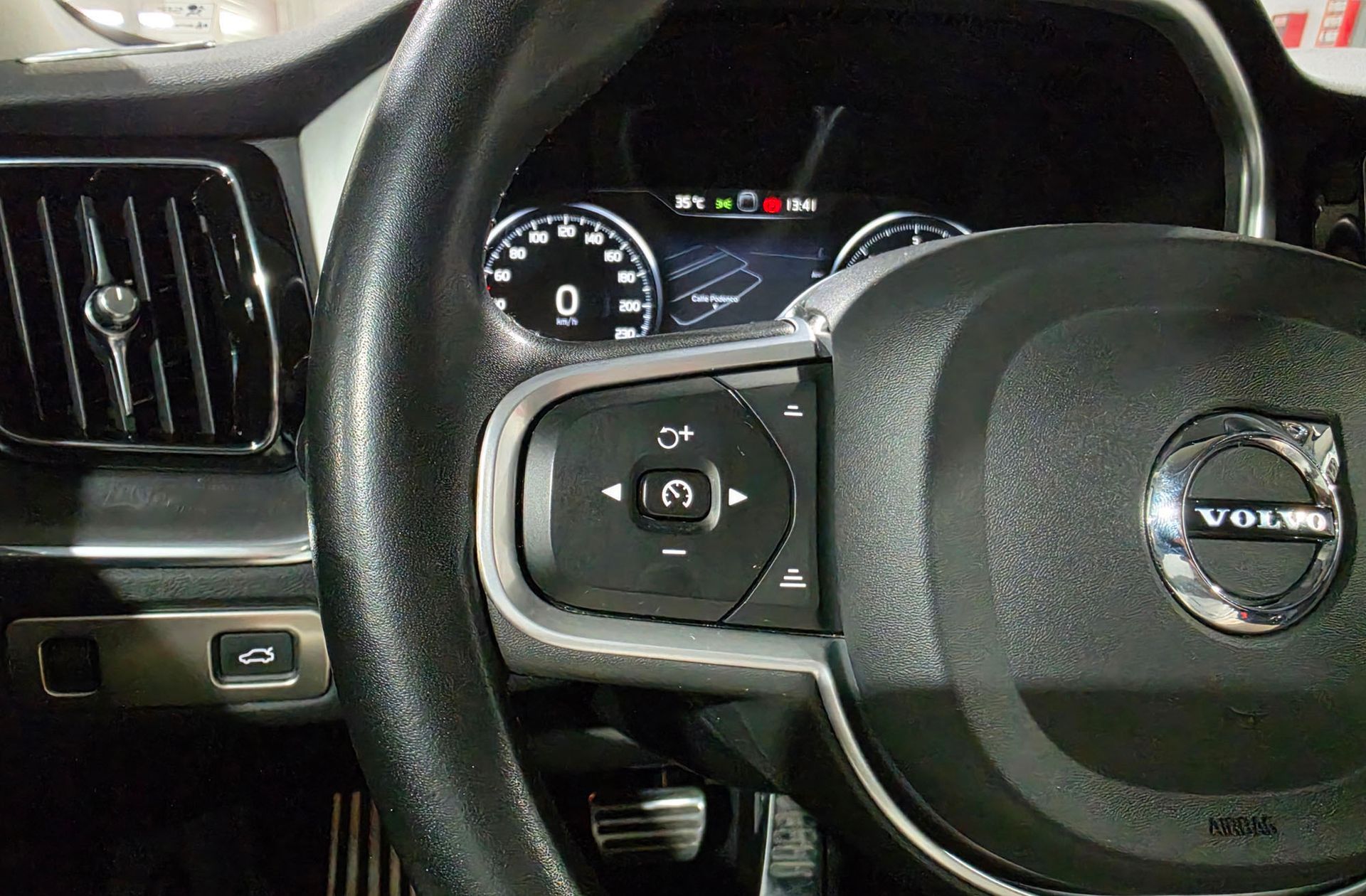 Volvo XC60 D4 Business Plus - foto 27