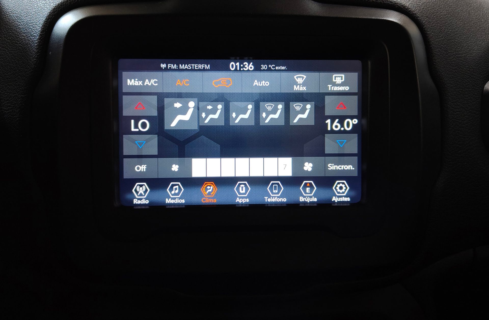 Jeep Renegade 1.0G Night Eagle II 4x2 - foto 25