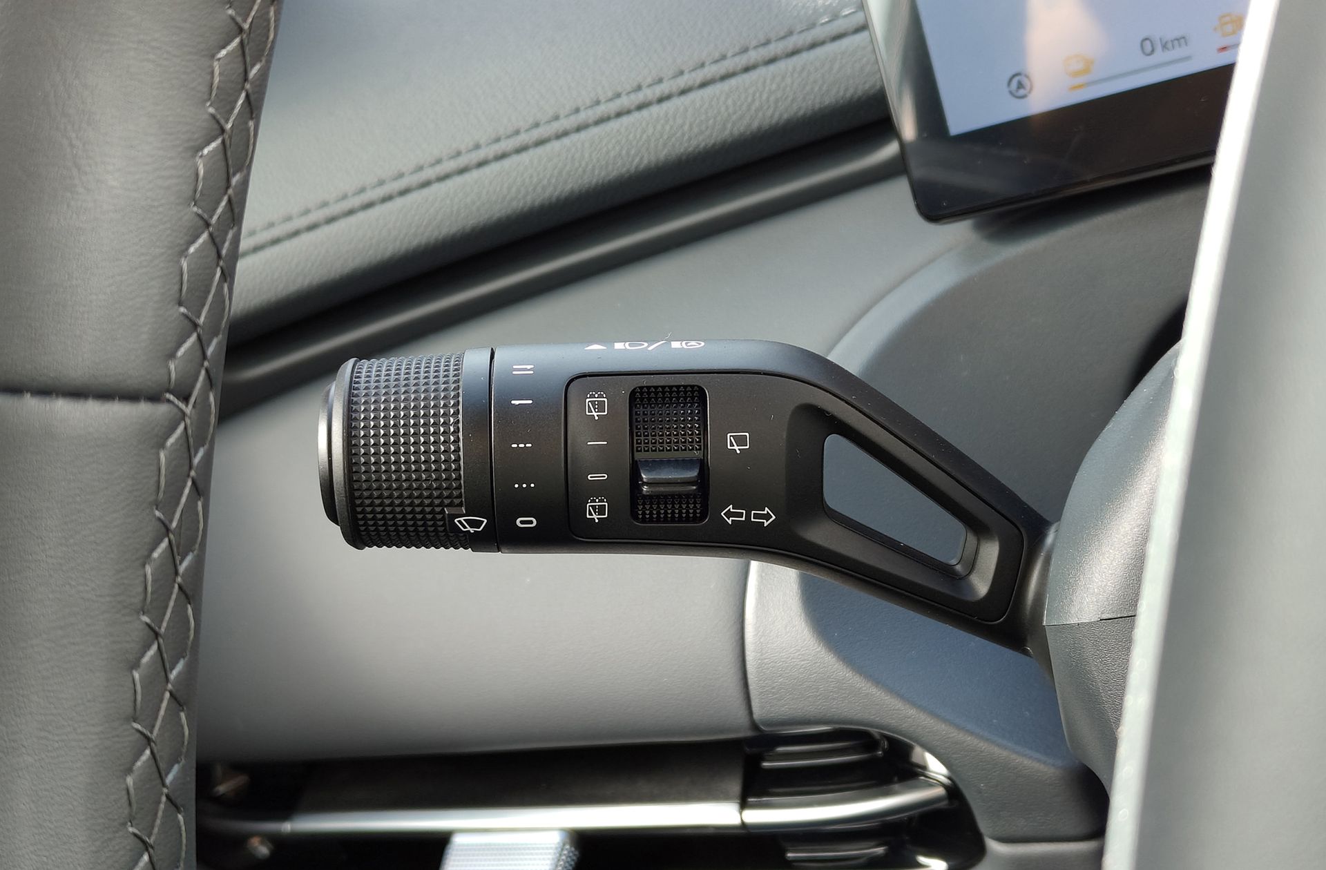 Geely Starray EM-i 1.5 PHEV Pro - foto 29