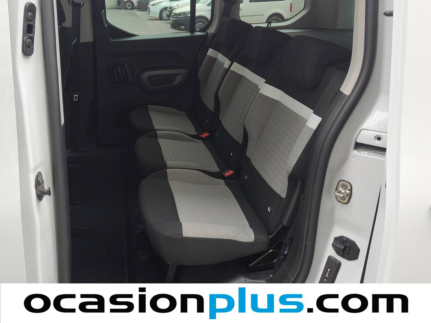 Foto asientos traseros Citroën Berlingo Citroën Berlingo BlueHDi 100 S&S Plus Talla M (102 CV)