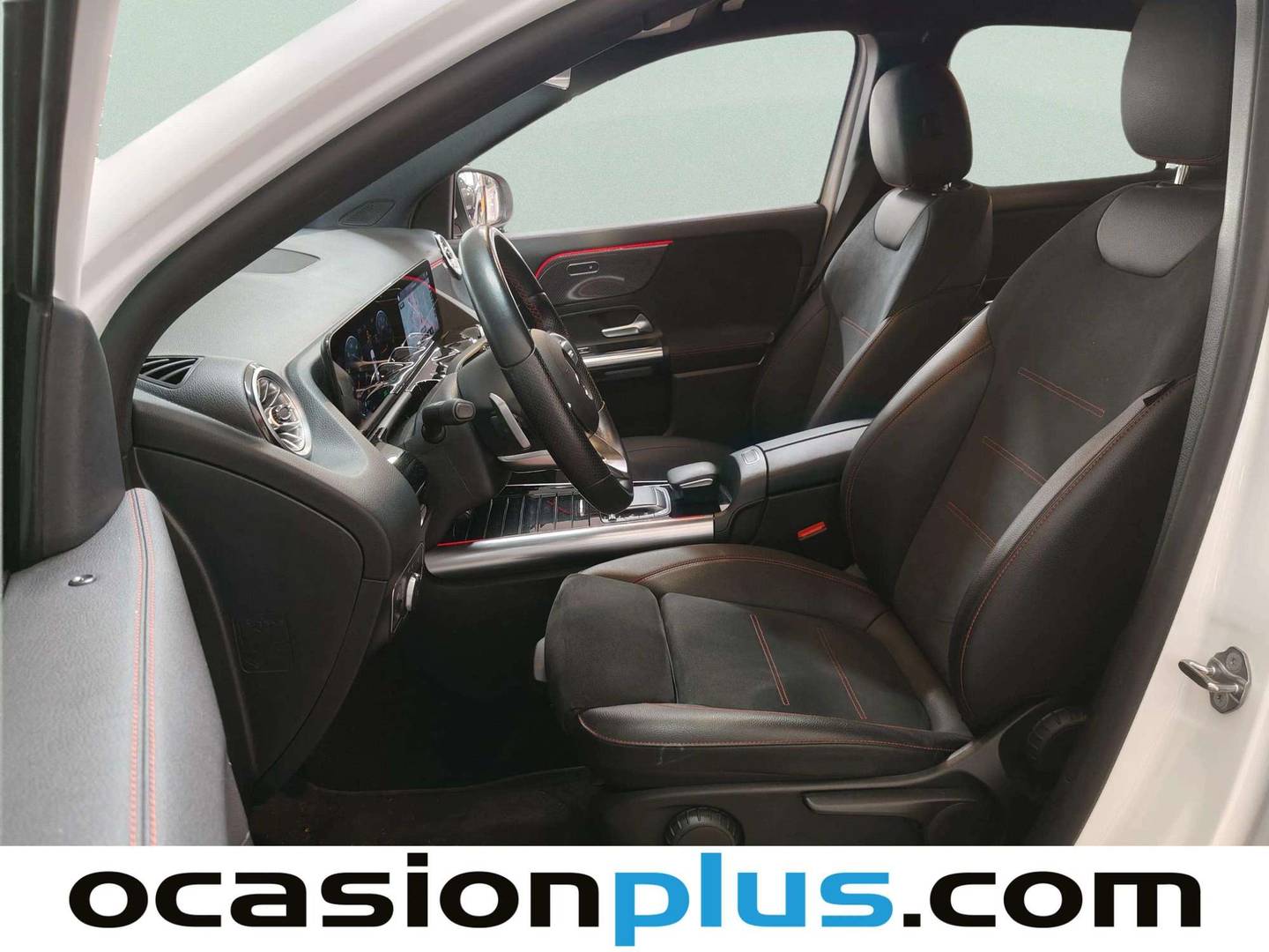 Foto asientos delanteros Mercedes GLA Mercedes GLA 250 e Pack AMG  (218 CV)
