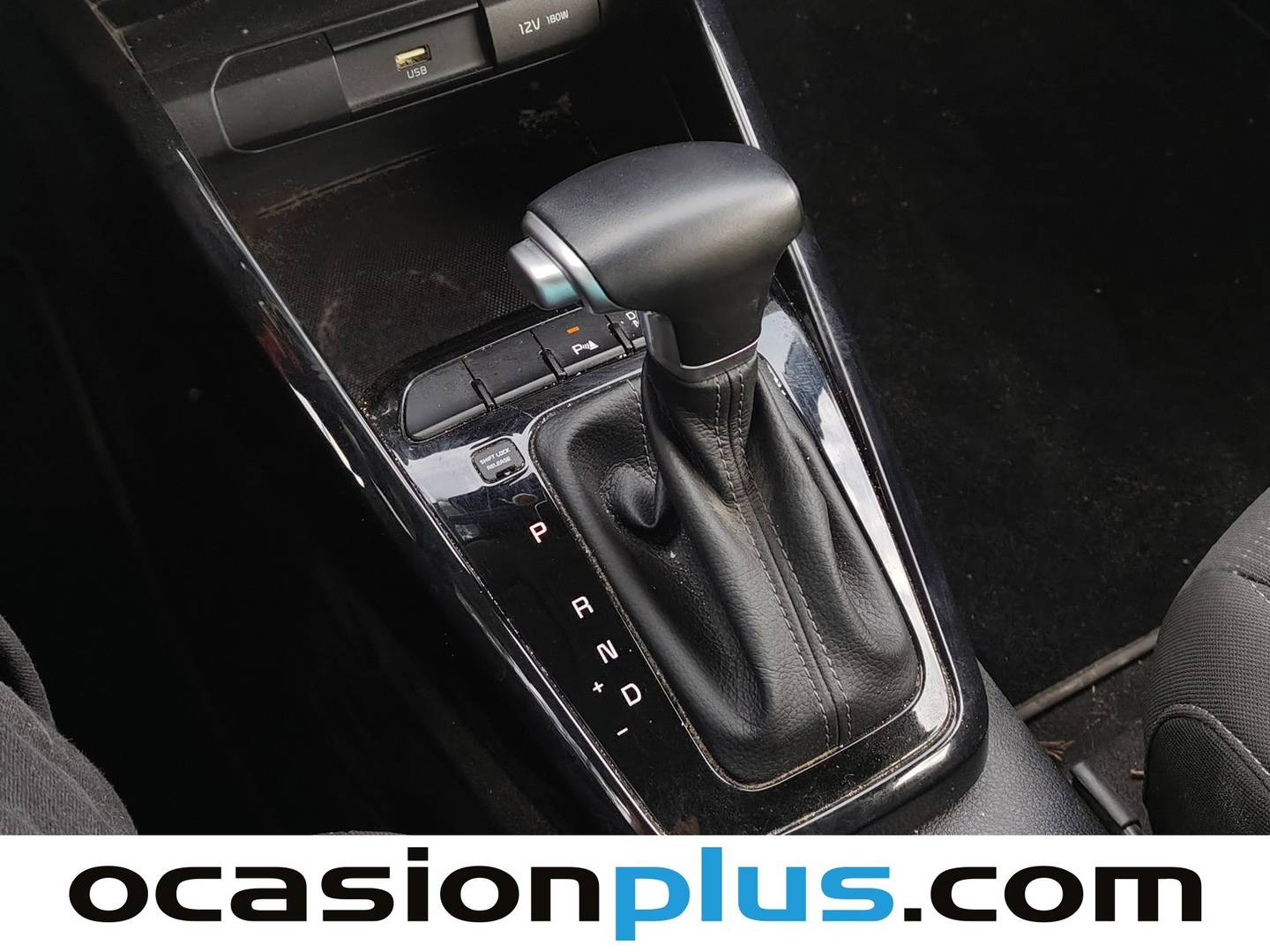 Foto KIA Stonic Kia Stonic 1.0 T-GDi MHEV Drive DCT (120 CV)