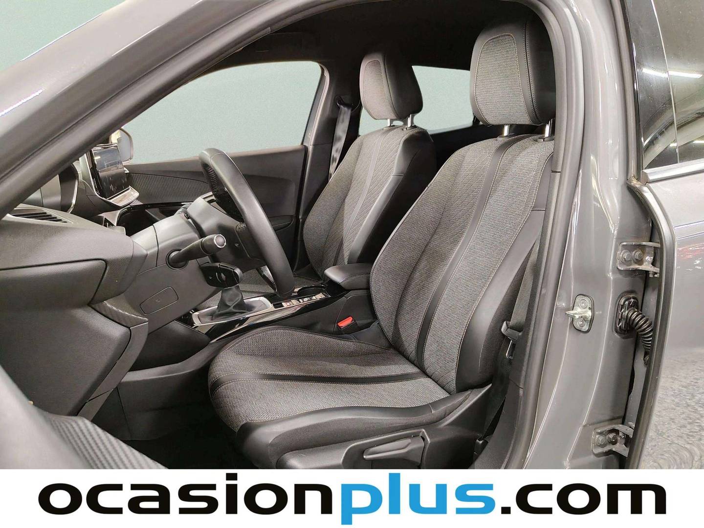Foto asientos delanteros Peugeot 2008 Peugeot 2008 PureTech 100 S&S Allure (100 CV)