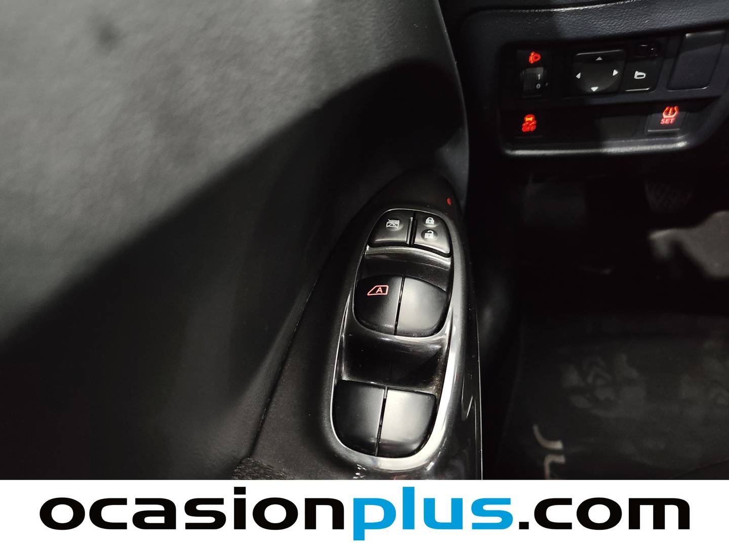 Foto Nissan JUKE Nissan Juke 1.6 Visia 4x2 (94 CV)