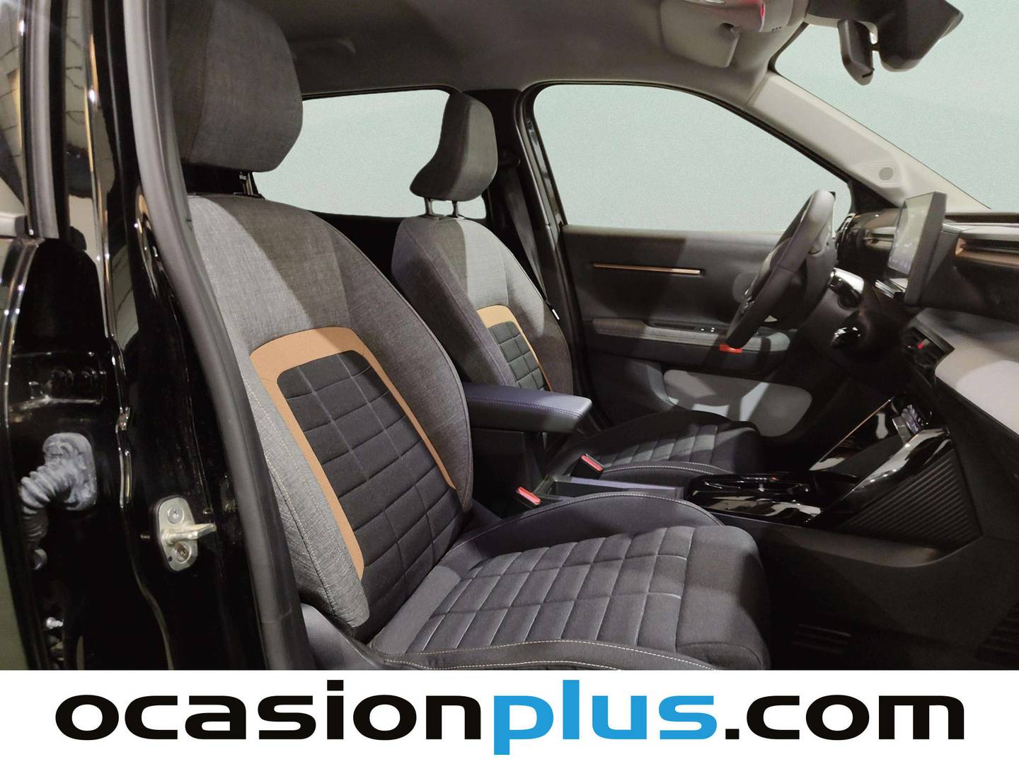 Citroën C3 Aircross Citroën C3 Aircross Hybrid 145 Plus e-DCS6 (145 CV) km 0