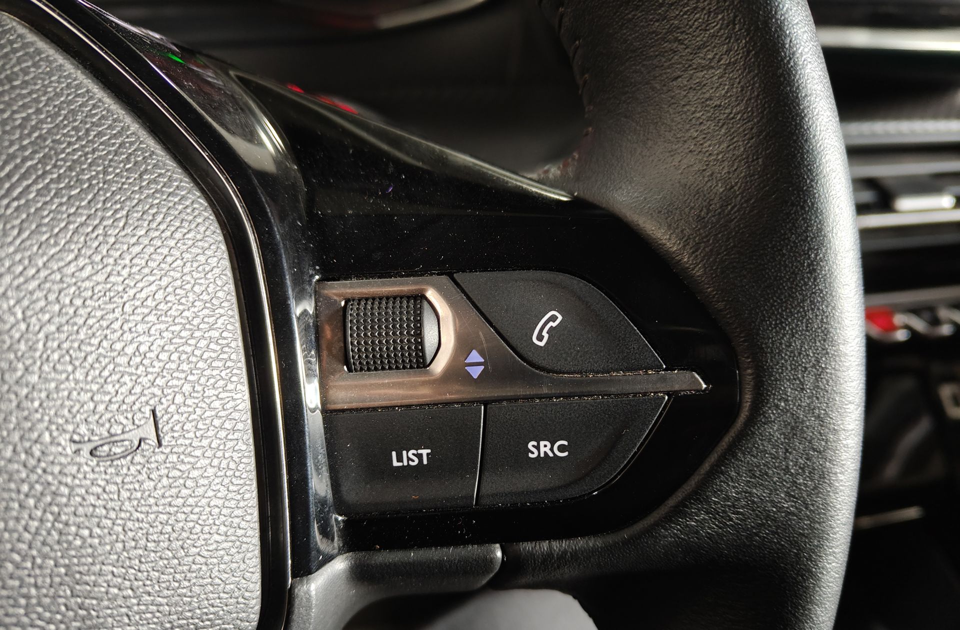 Peugeot 208 PureTech 100 Allure - foto 23