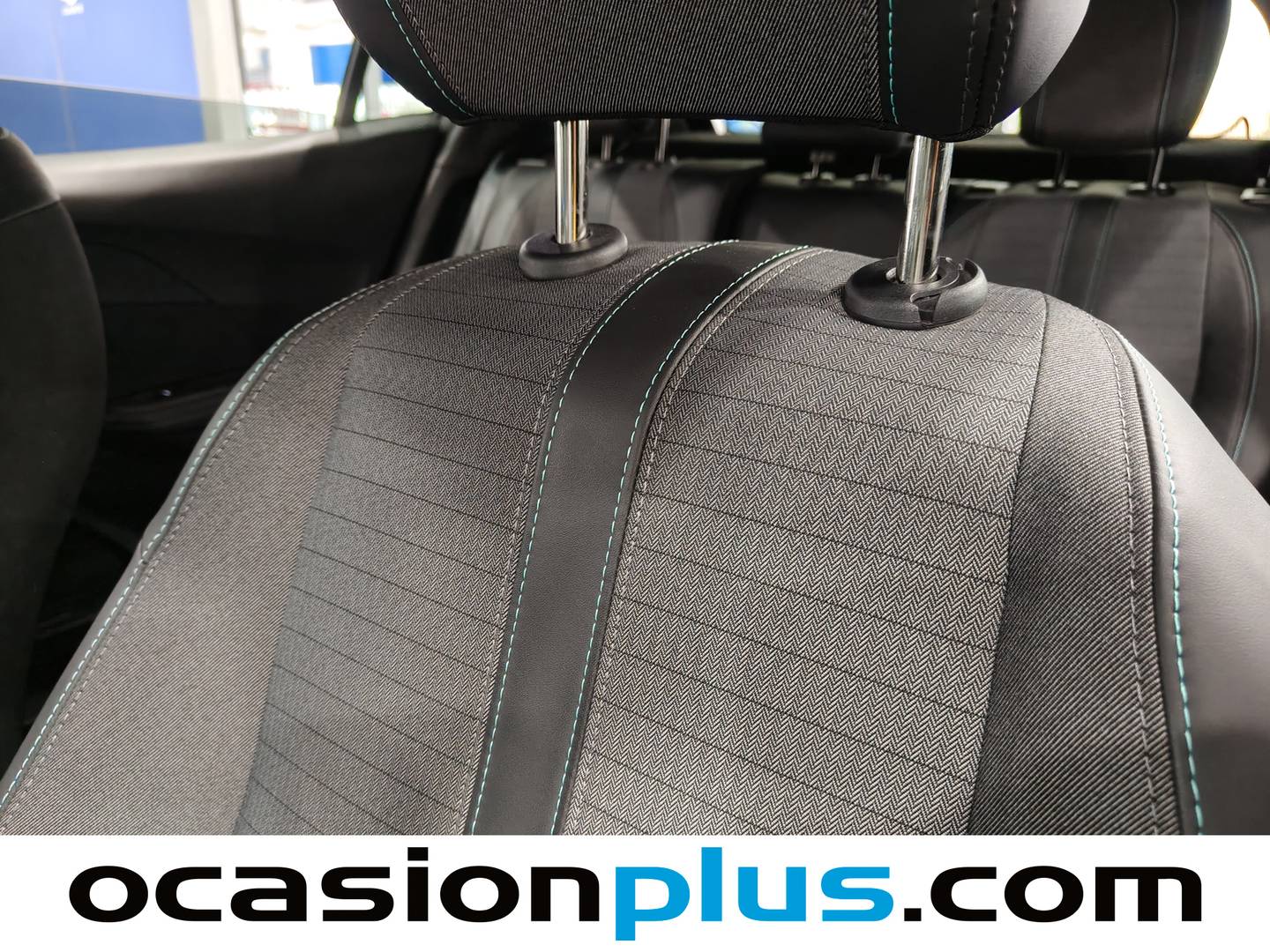 Foto Peugeot 2008 Peugeot 2008 PureTech 130 S&S Allure Pack EAT8 (130 CV)