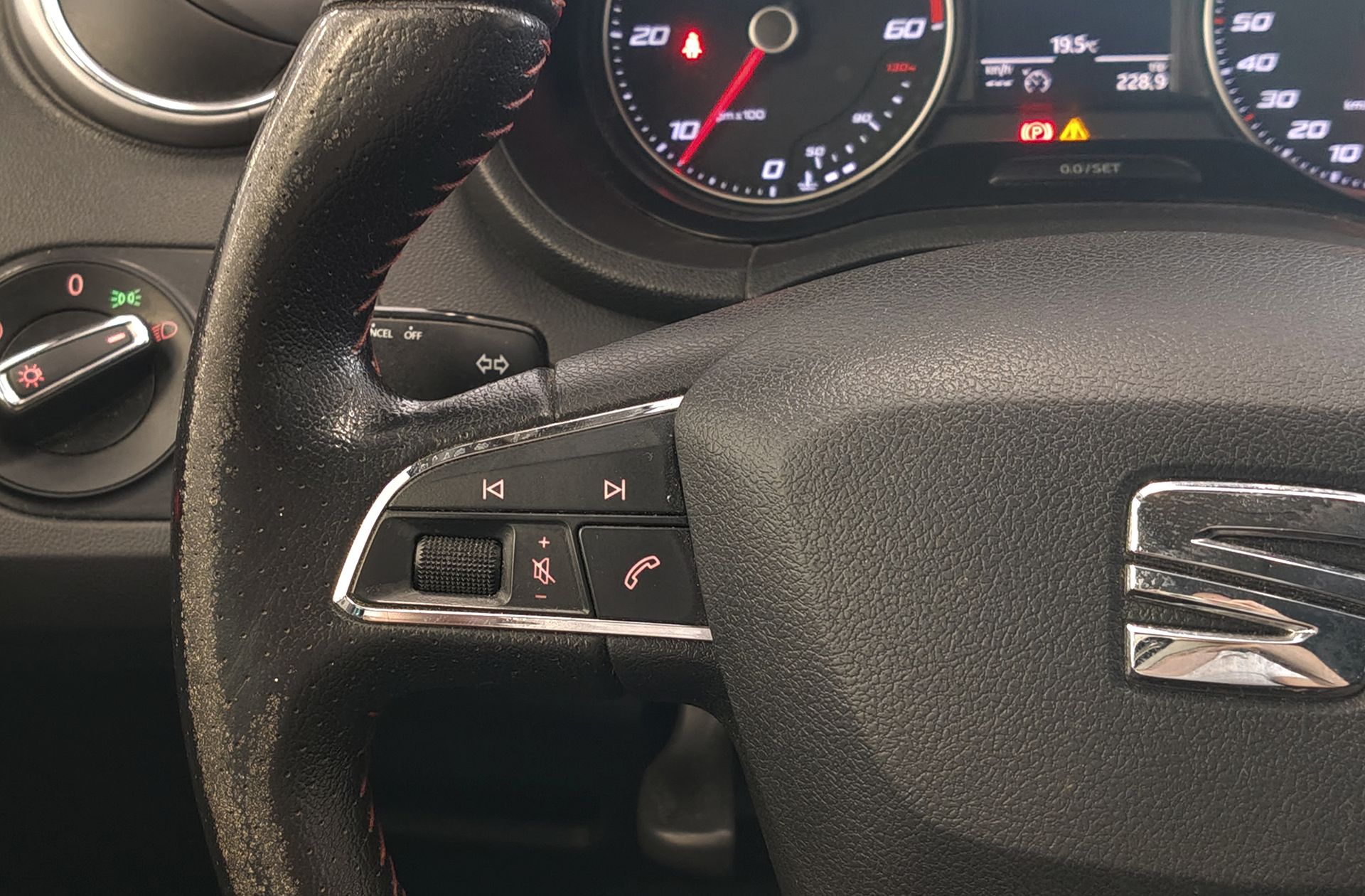 SEAT Ibiza 1.4 TDI FR - foto 23