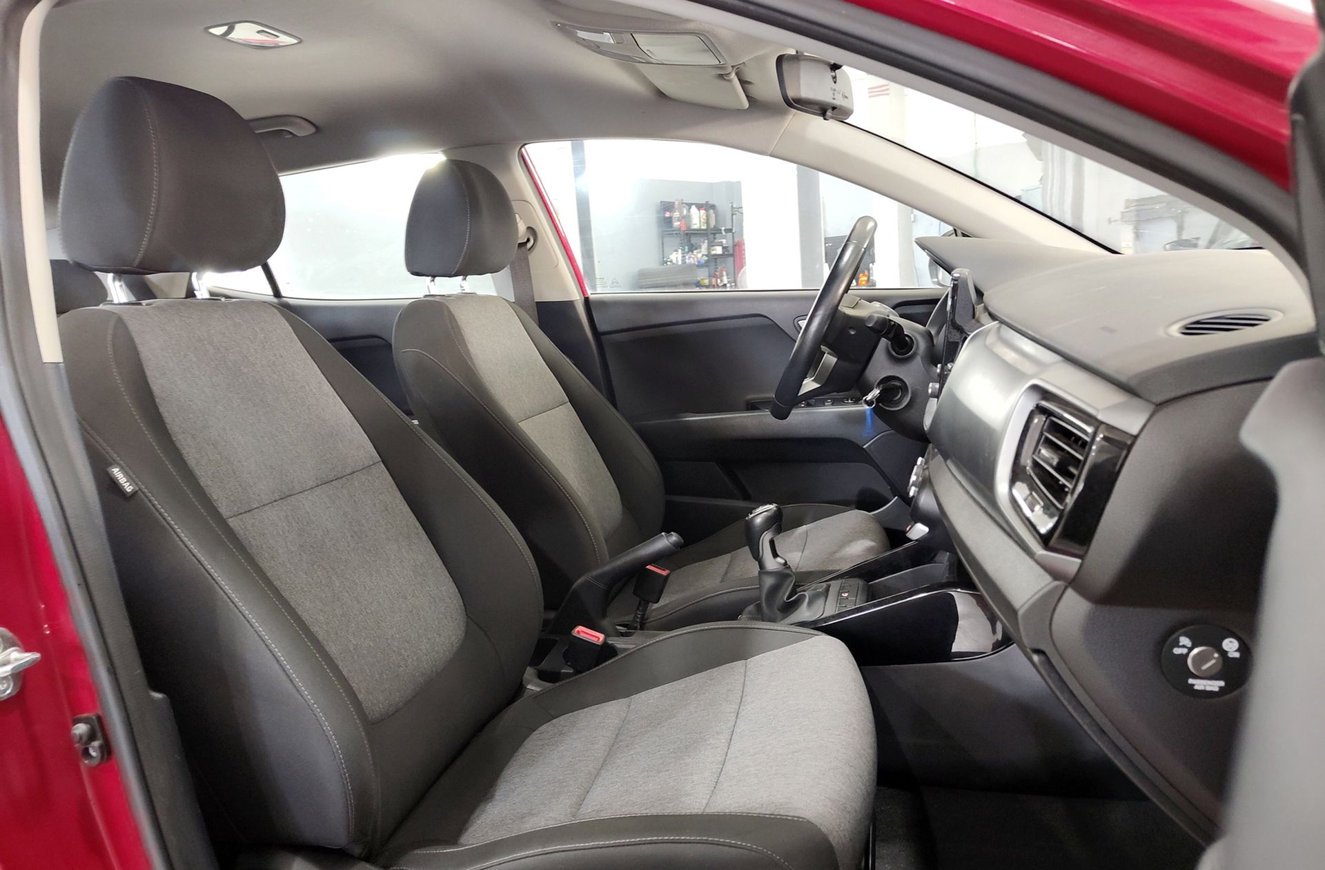 Kia Stonic 1.0 T-GDi Concept - foto 17