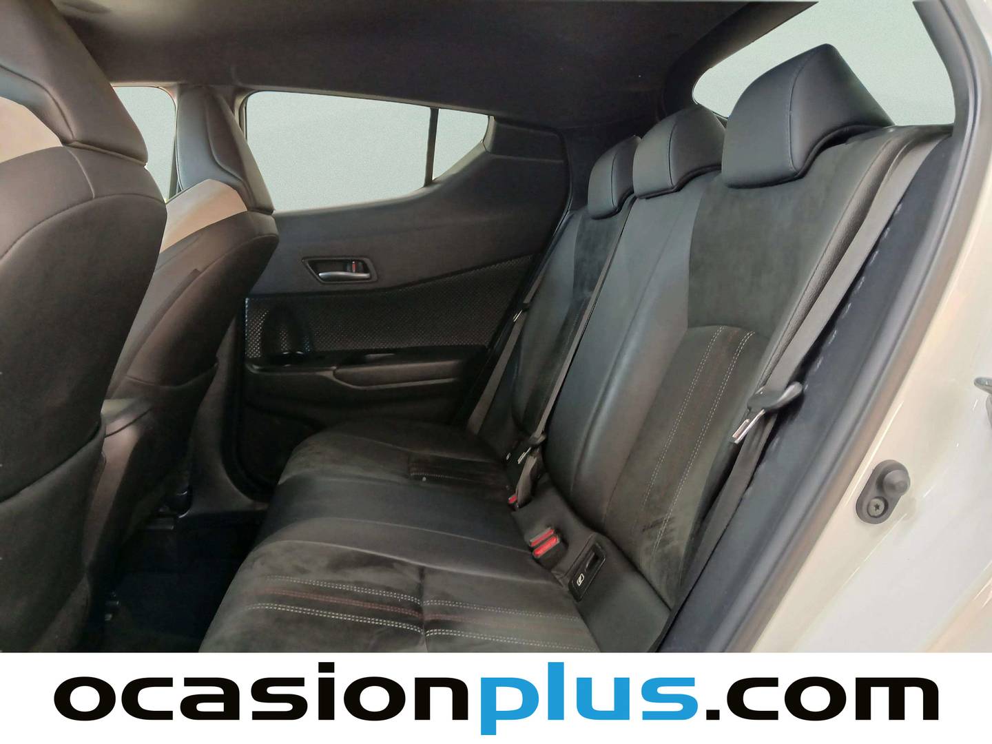 Foto asientos traseros Toyota C-HR Toyota C-HR 180H GR Sport (184 CV)