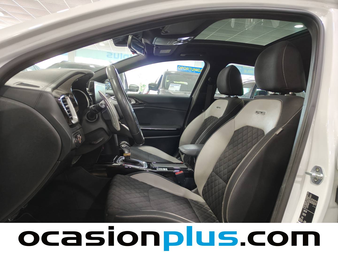Foto asientos delanteros KIA Ceed KIA Ceed 1.4 T-GDi GT Line (140 CV)
