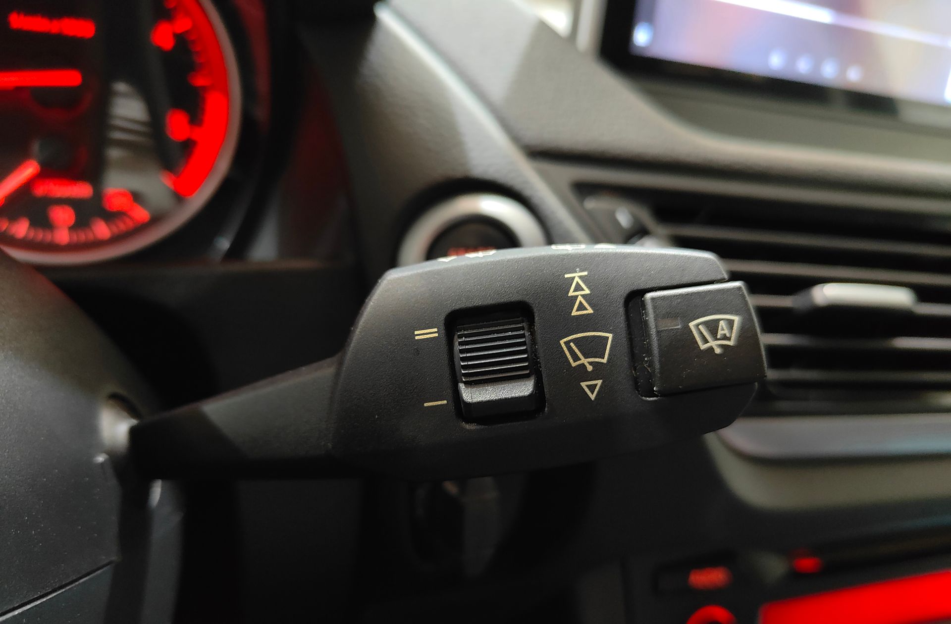 BMW X1 sDrive16d - foto 27