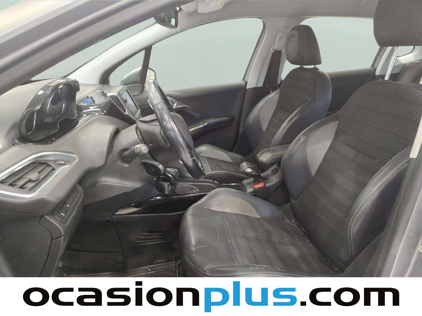 Foto asientos delanteros Peugeot 2008 Peugeot 2008 PureTech 110 Allure EAT6 (110 CV)