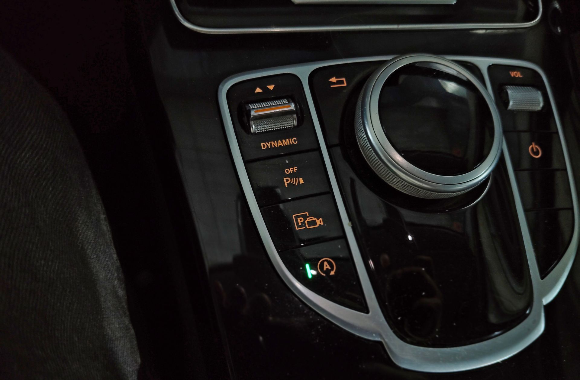 Mercedes-Benz Clase C 220 d Pack AMG - foto 11