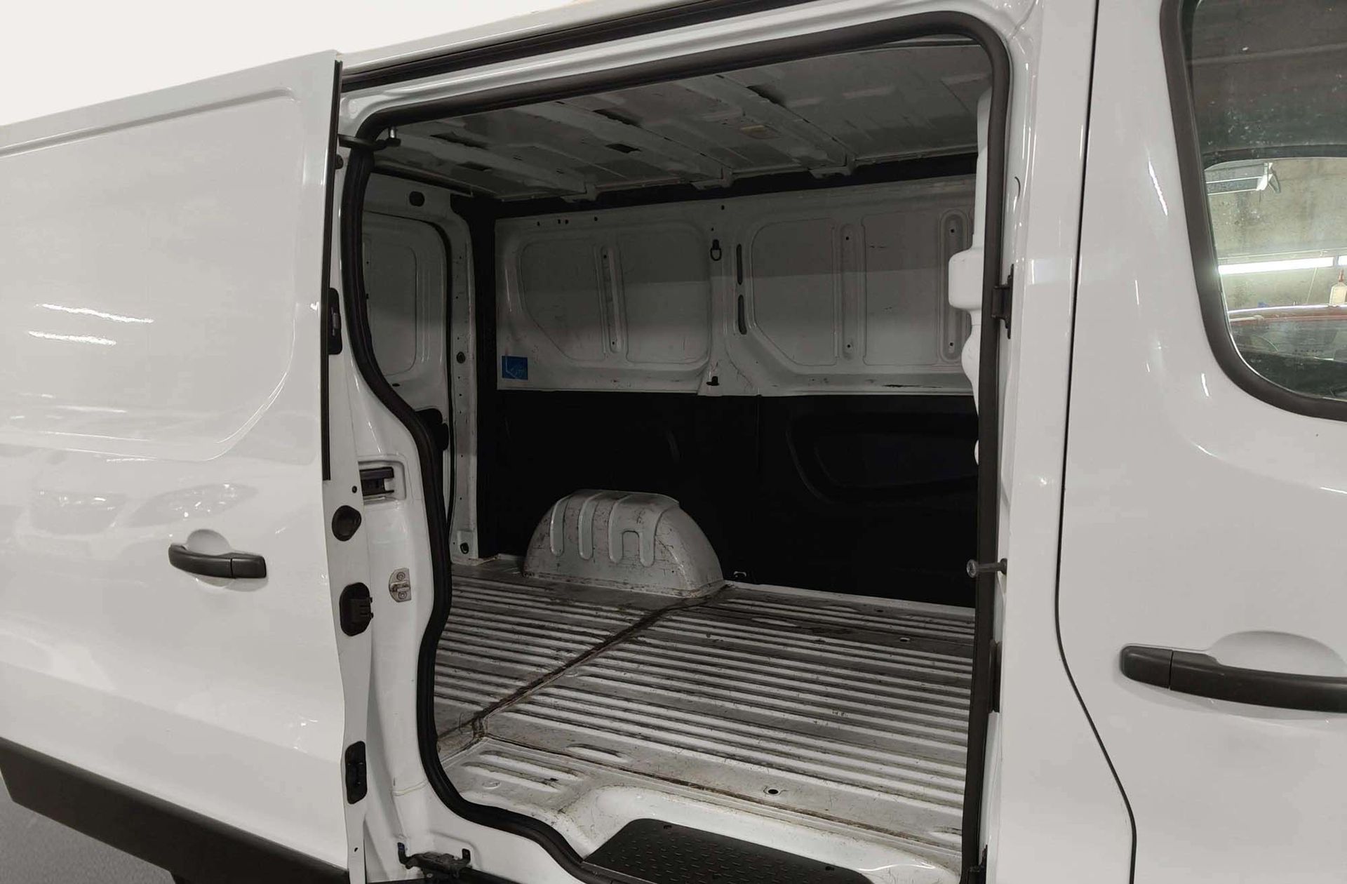 Nissan NV300 2.0 dCi L1H1 1T Optima - foto 12