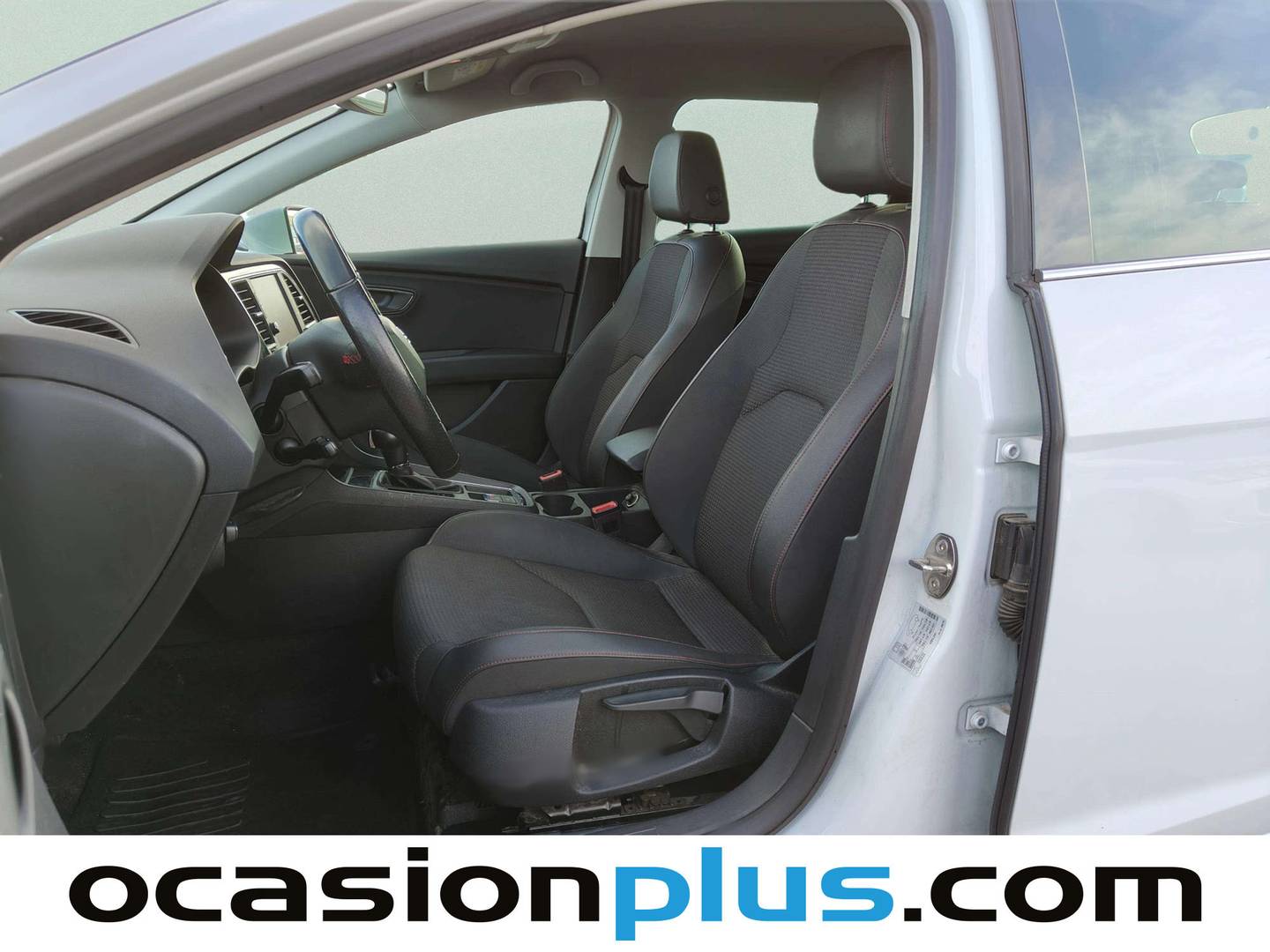 Foto asientos delanteros Seat León SEAT León ST 2.0 TDI S&S FR Edition DSG-7  (150 CV)