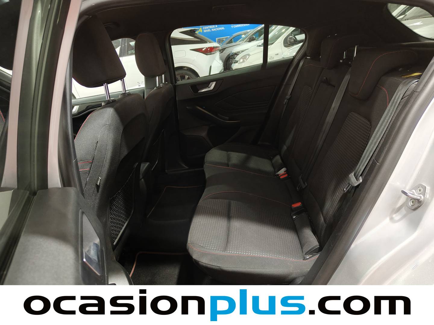 Foto asientos traseros Ford Focus Ford Focus 1.0 Ecoboost MHEV ST-Line Auto (155 CV)