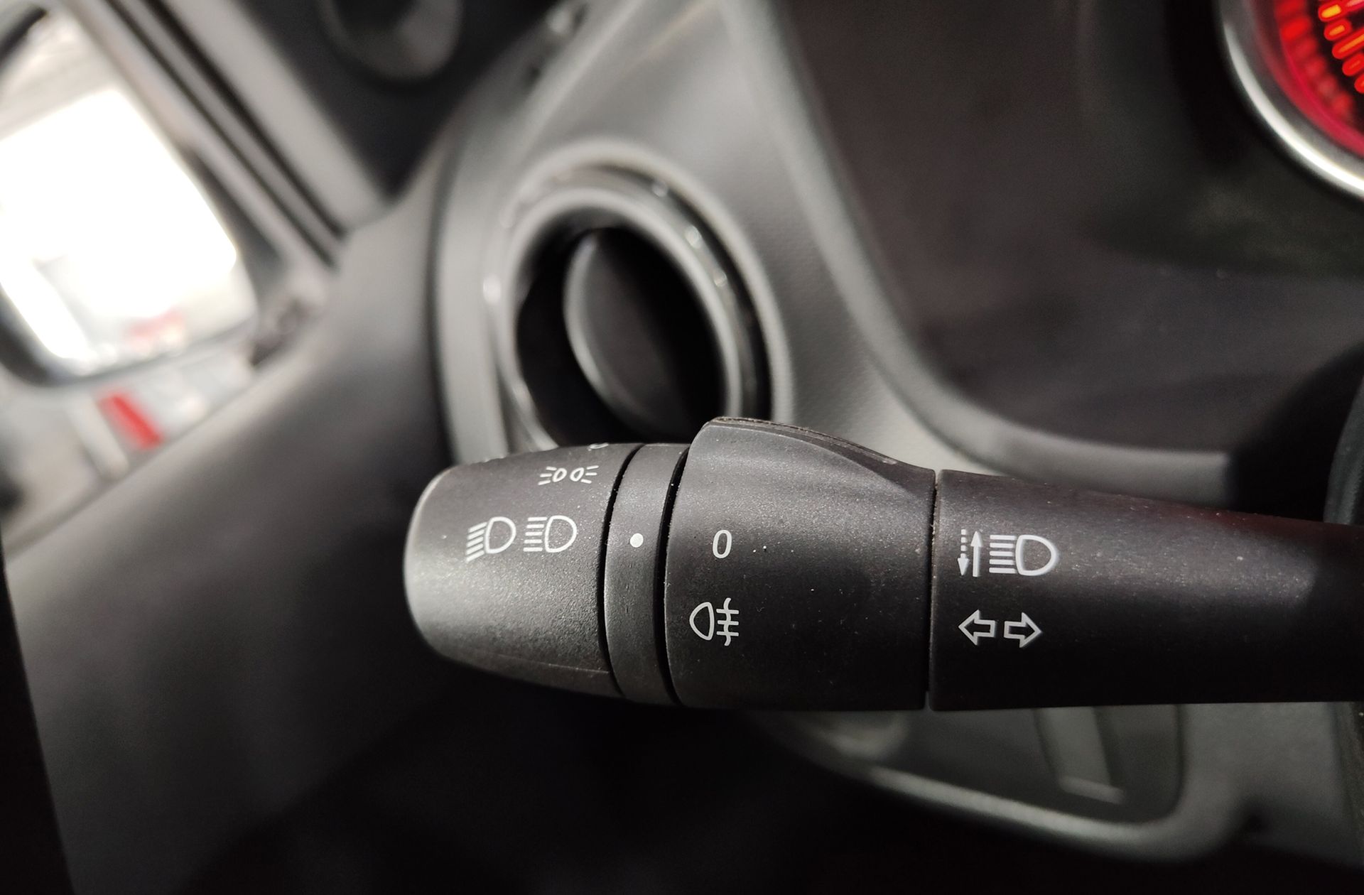 Dacia Sandero Essential 1.0 - foto 20