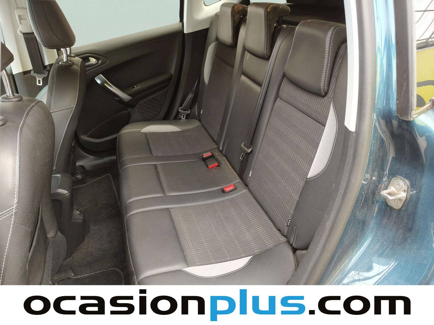 Foto asientos traseros Peugeot 2008 Peugeot 2008 BlueHDi 100 Allure (100 CV)