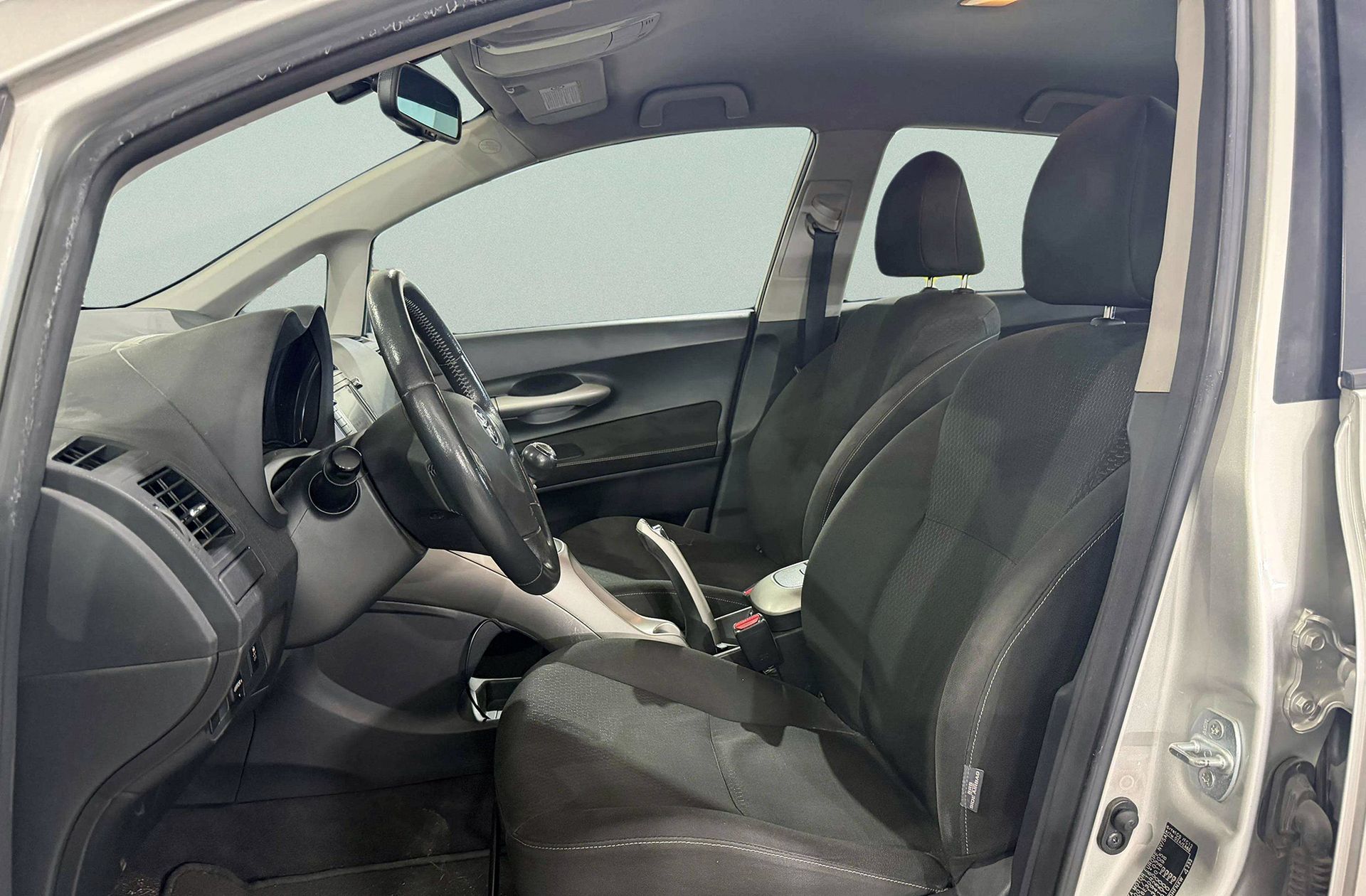 Toyota Auris 2.2 D-4D Sport - foto 9
