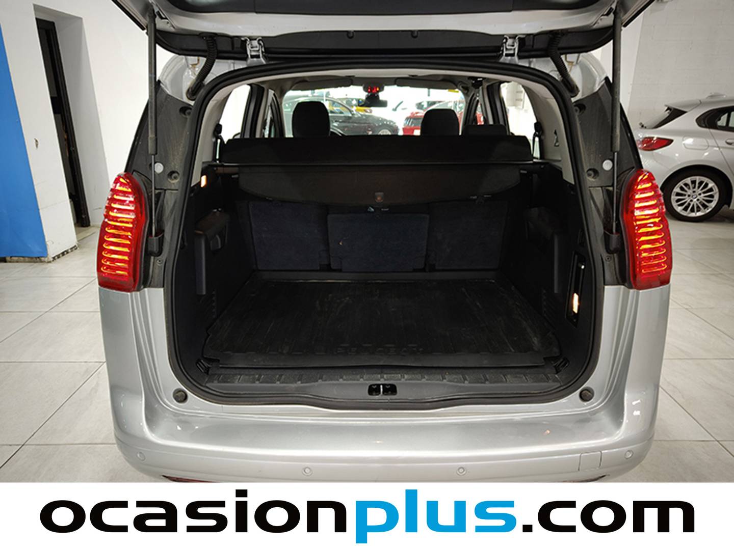 Foto Peugeot 5008 Peugeot 5008 Active VTi  (120 CV) 7 Plazas siete plazas