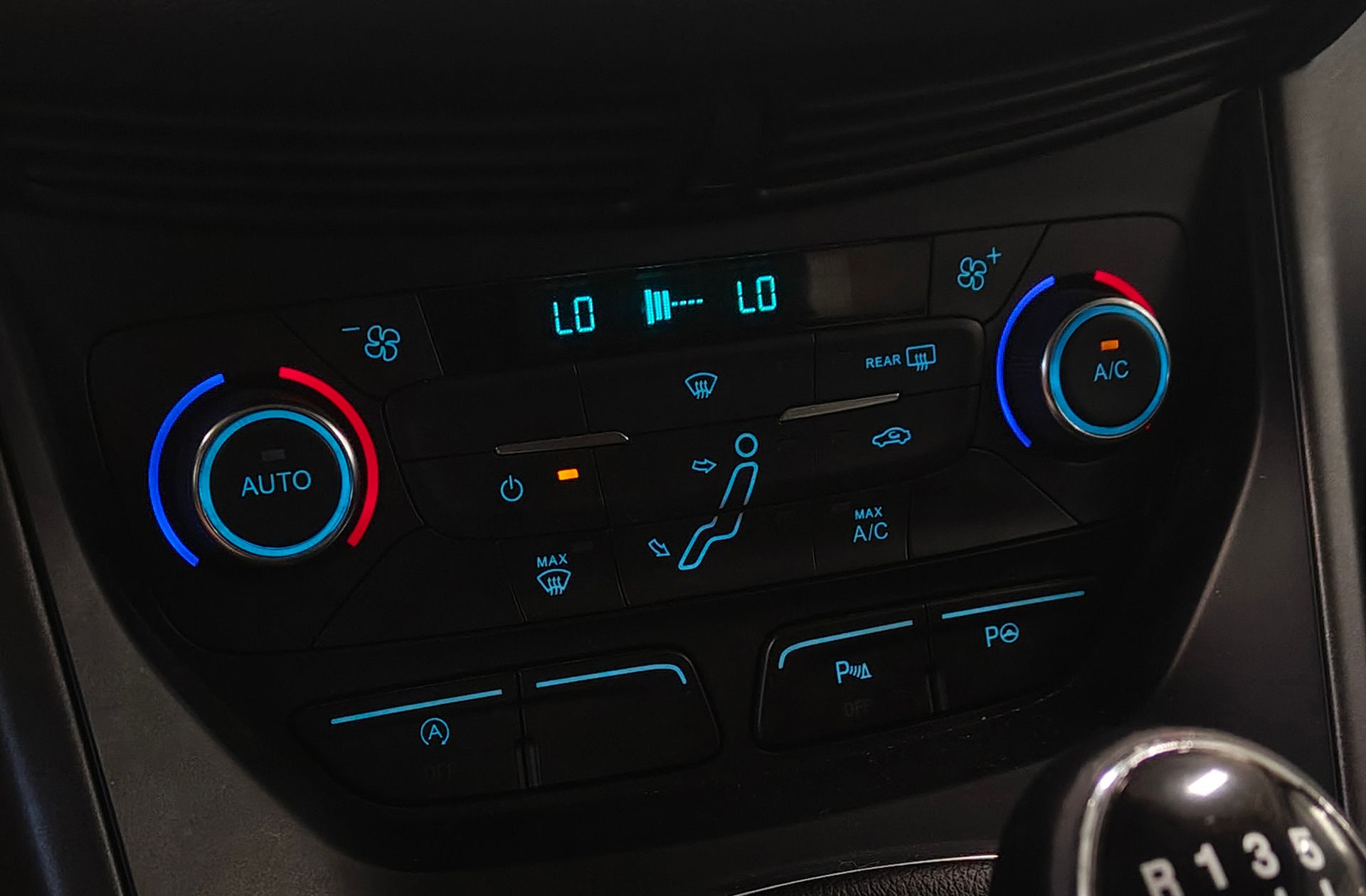 Ford C-Max 1.0 EcoBoost Titanium - foto 29