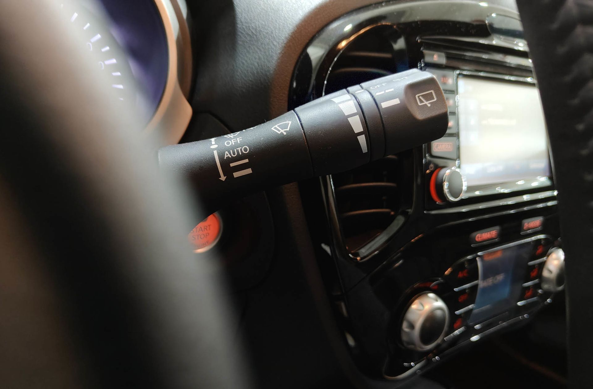 Nissan Juke G Tekna CVT - foto 31