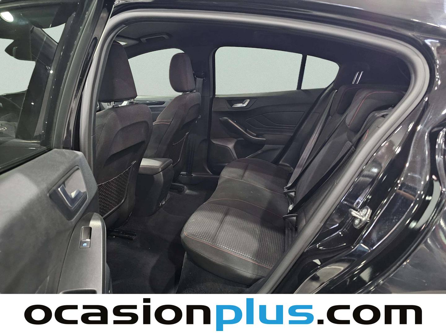 Foto asientos traseros Ford Focus Ford Focus 1.0 Ecoboost MHEV ST-Line Auto  (155 CV)