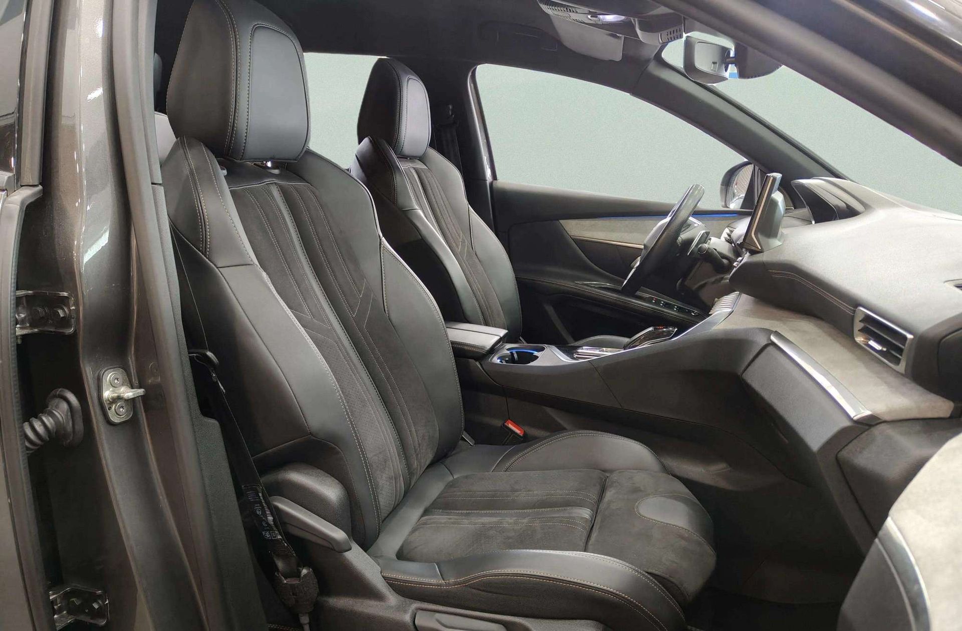 Peugeot 5008 BlueHDi 180 GT EAT8 7 plazas - foto 25