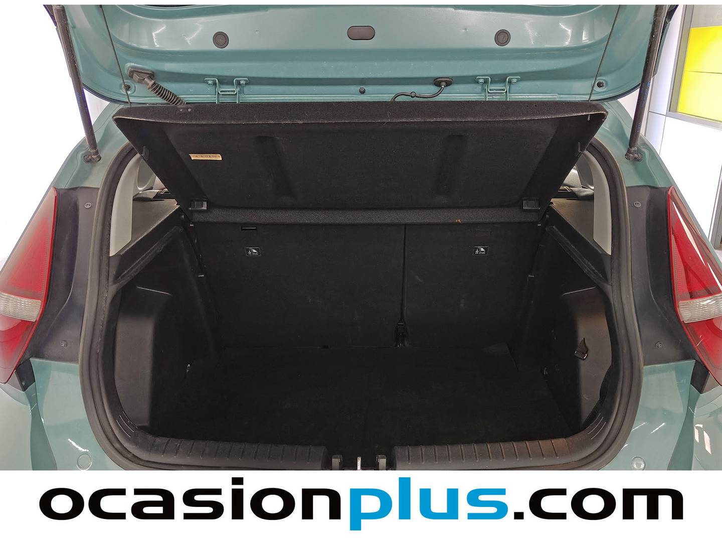 Foto Hyundai Bayon Hyundai Bayon 1.2 MPI Maxx (79 CV) siete plazas