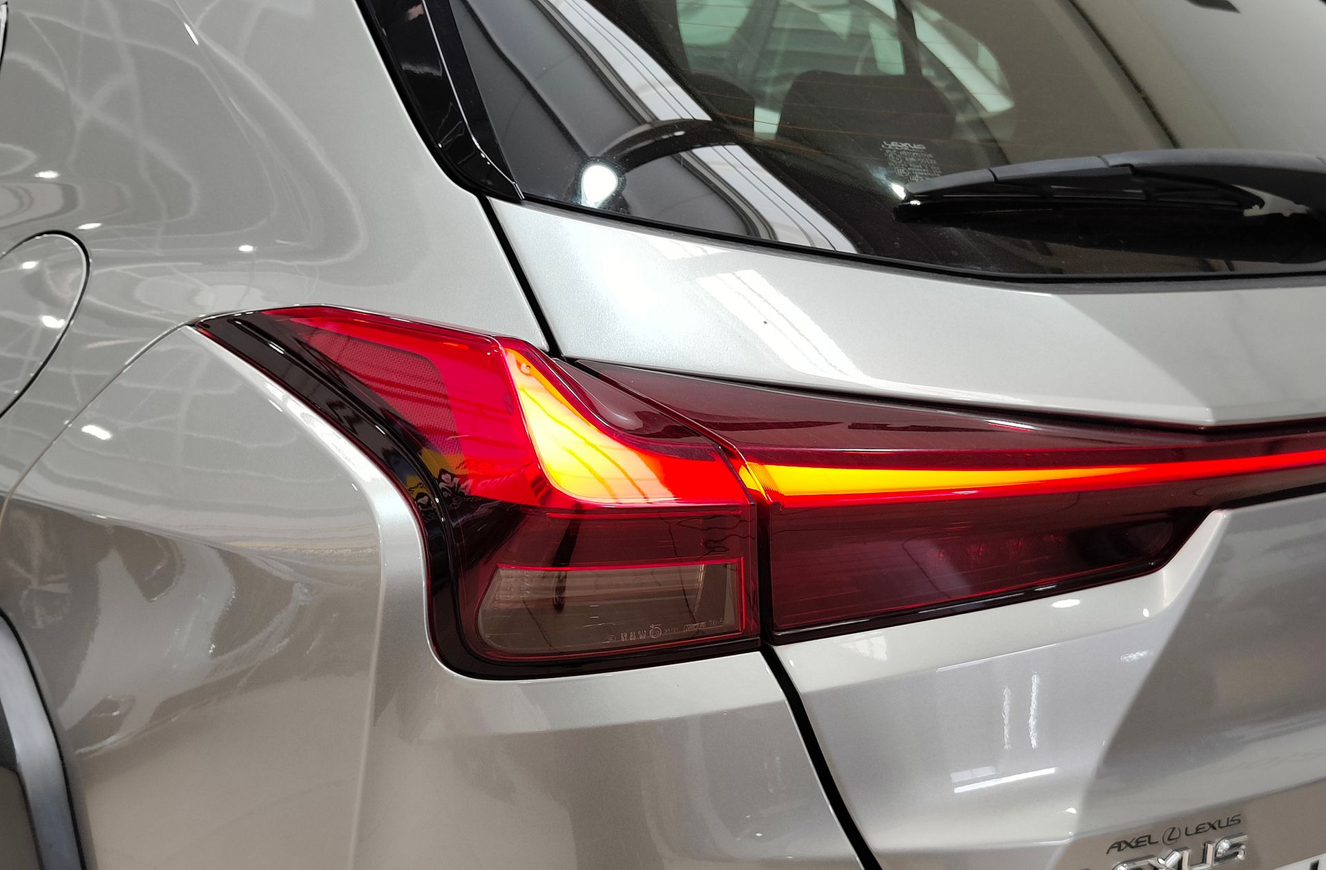 Lexus UX 250h Luxury - foto 18