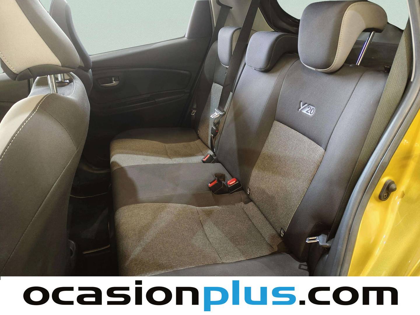 Foto asientos traseros Toyota Yaris Toyota Yaris 1.5 100H Feel 20 Aniversario (100 CV)