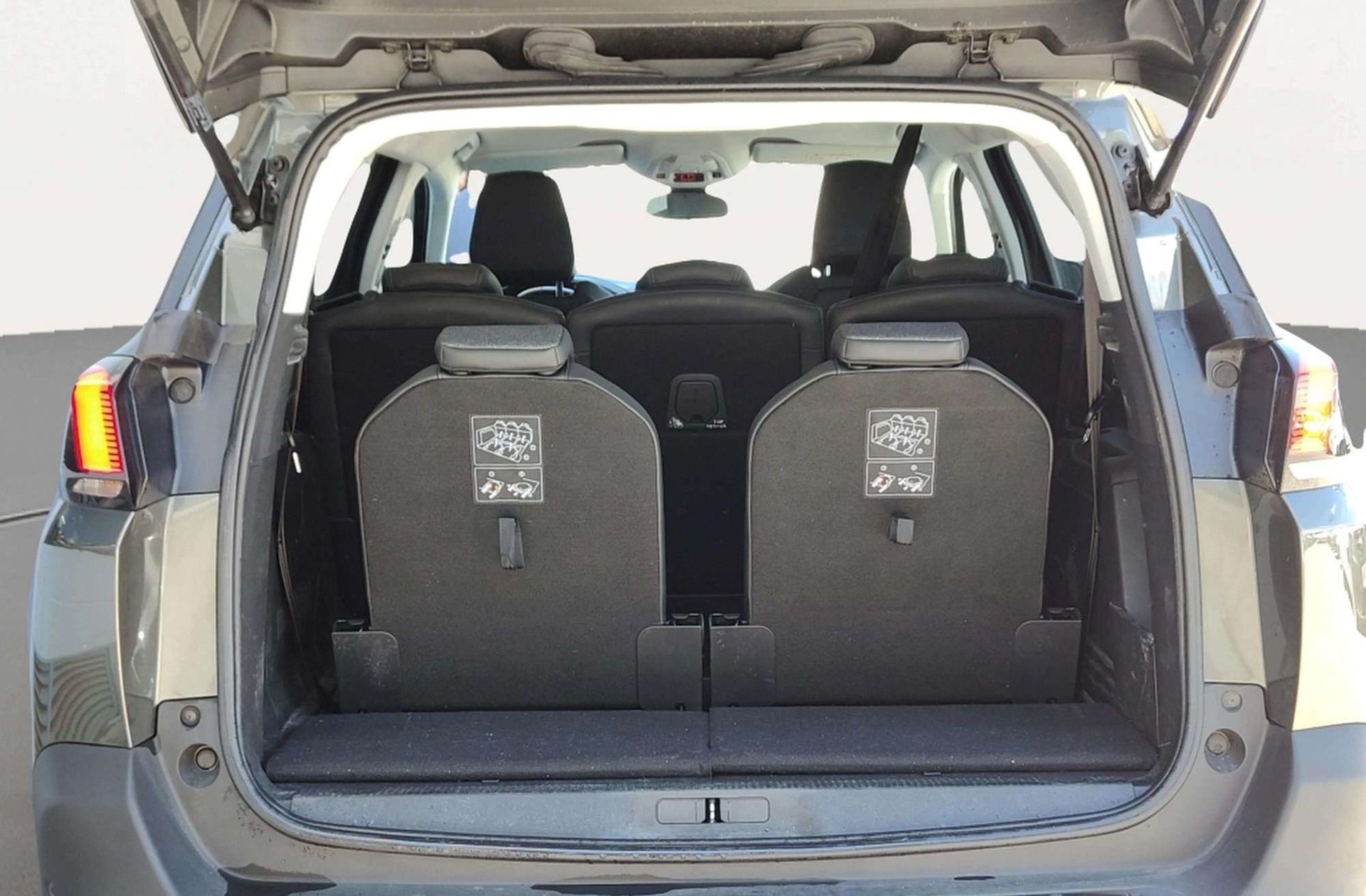 Peugeot 5008 PureTech 130 Allure 7 plazas - foto 20