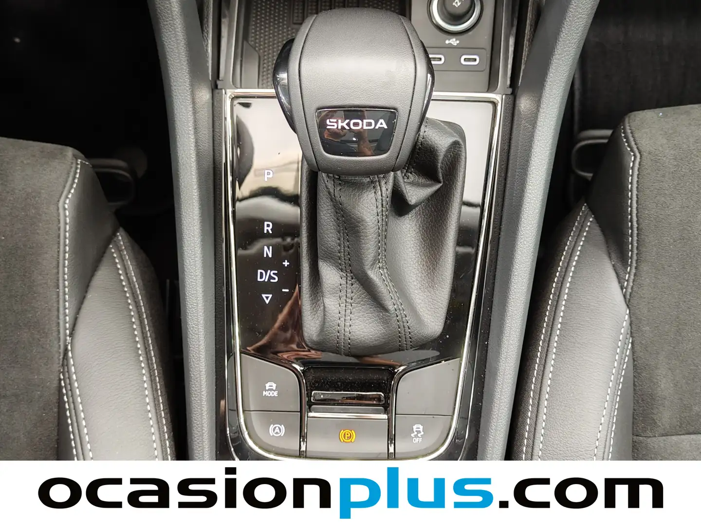 Foto Skoda Karoq Skoda Karoq 1.5 TSI ACT Design DSG  (150 CV)