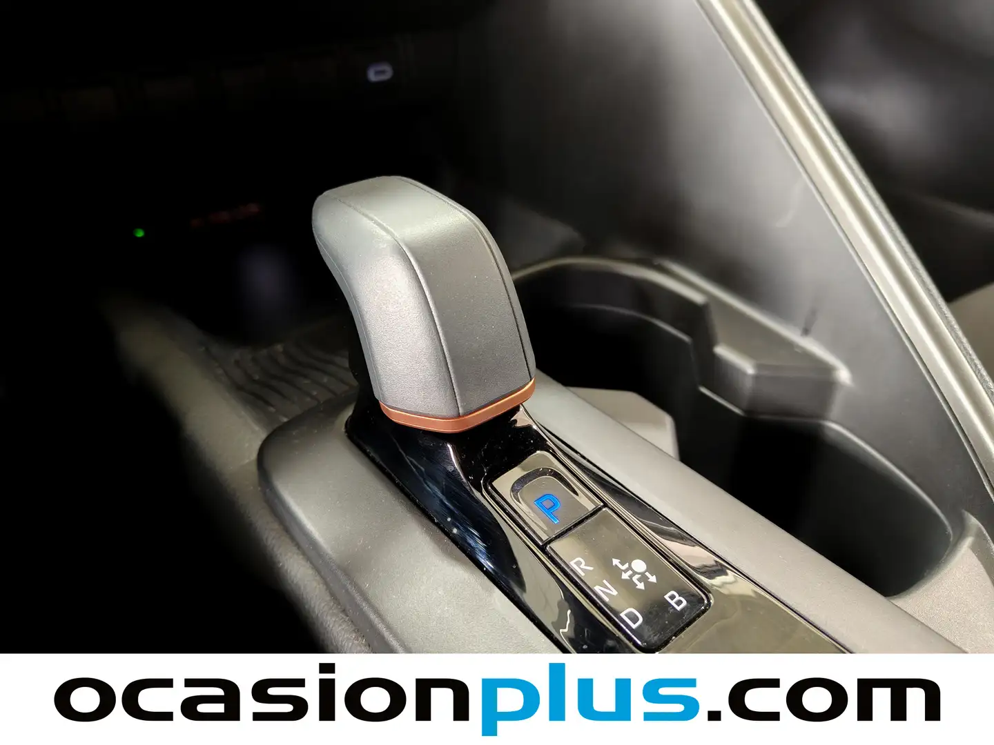 Foto Toyota C-HR Toyota C-HR 140H Advance (140 CV)