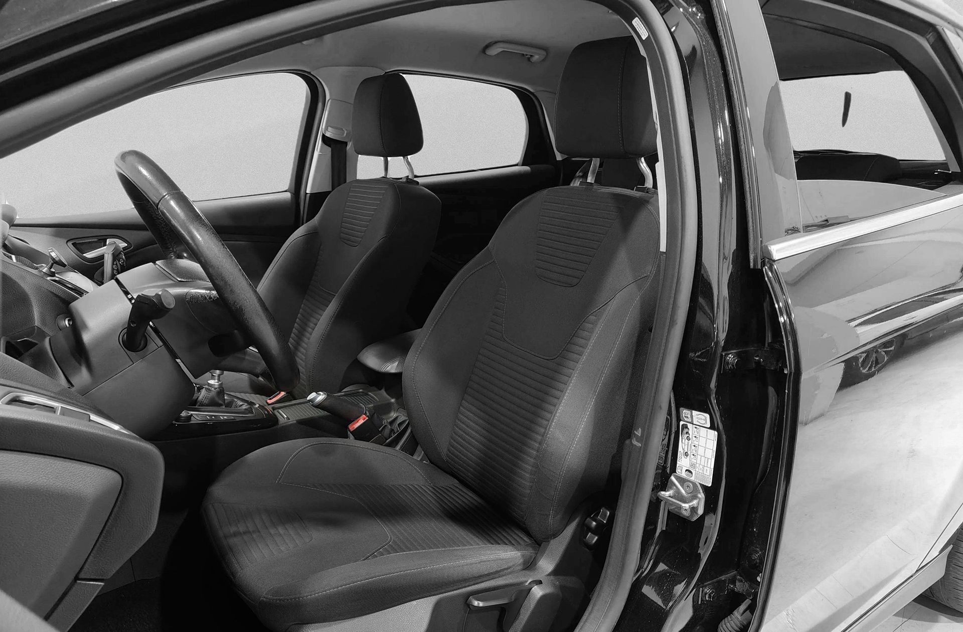 Ford Focus 1.0 EcoBoost Titanium - foto 11
