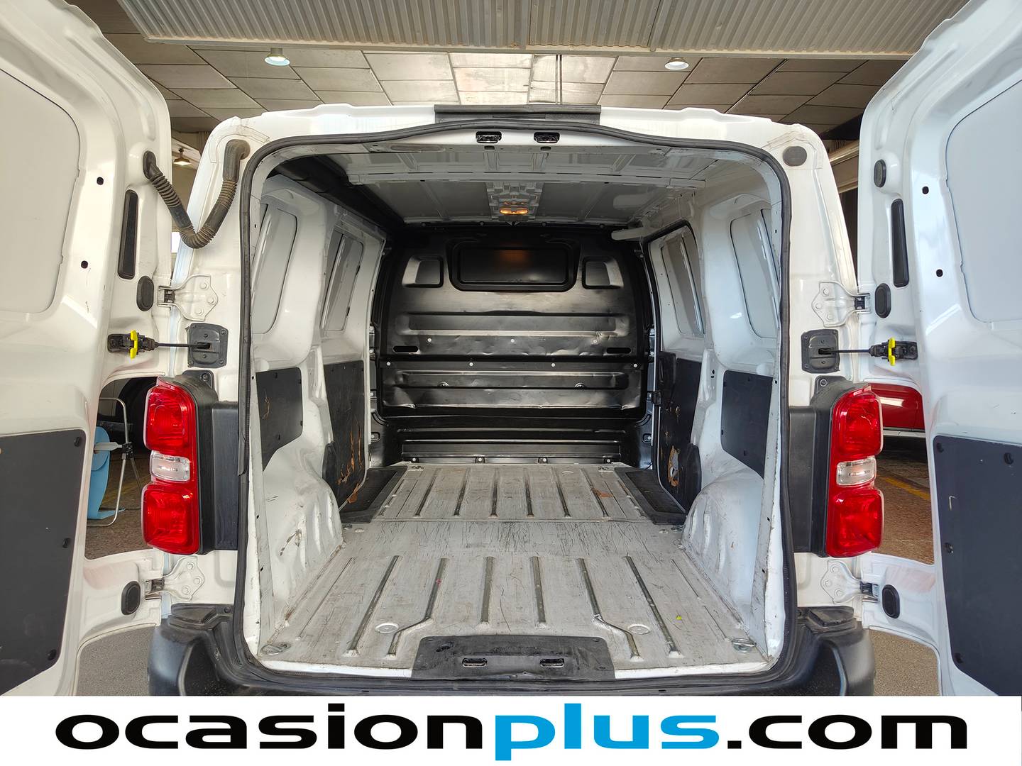 Foto asientos traseros Opel Vivaro Opel Vivaro Furgon 2.0 D M Incrementada Innovation (122 CV)