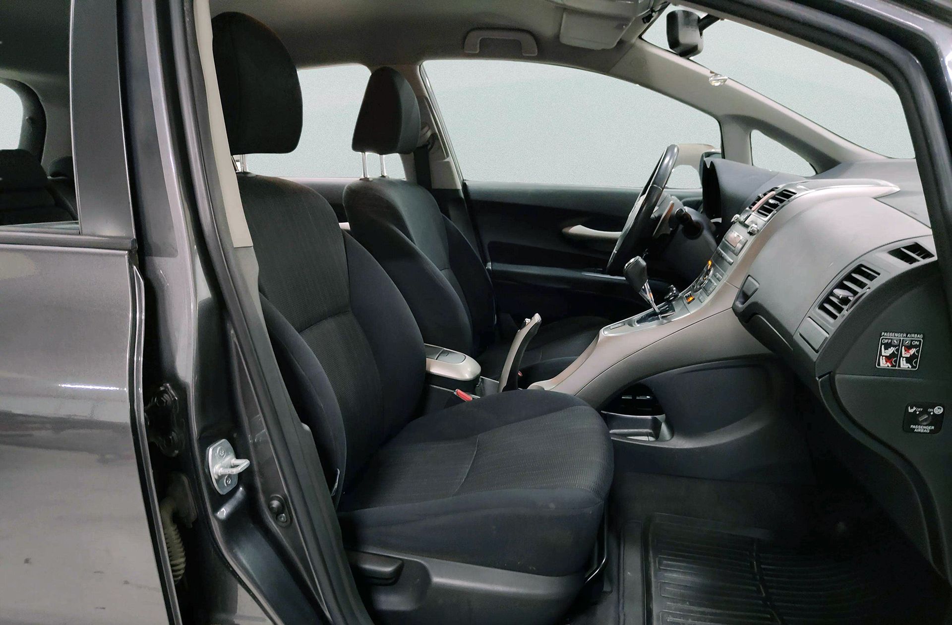 Toyota Auris 1.6 VVT-I Dual Sol M/M - foto 13
