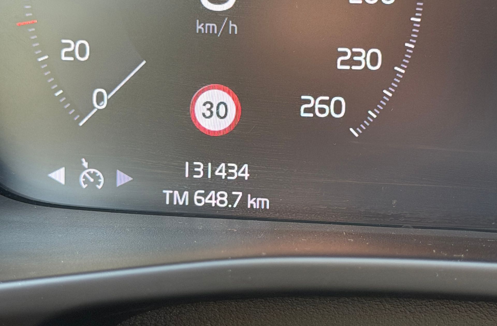 Volvo XC40 D3 Momentum - foto 9